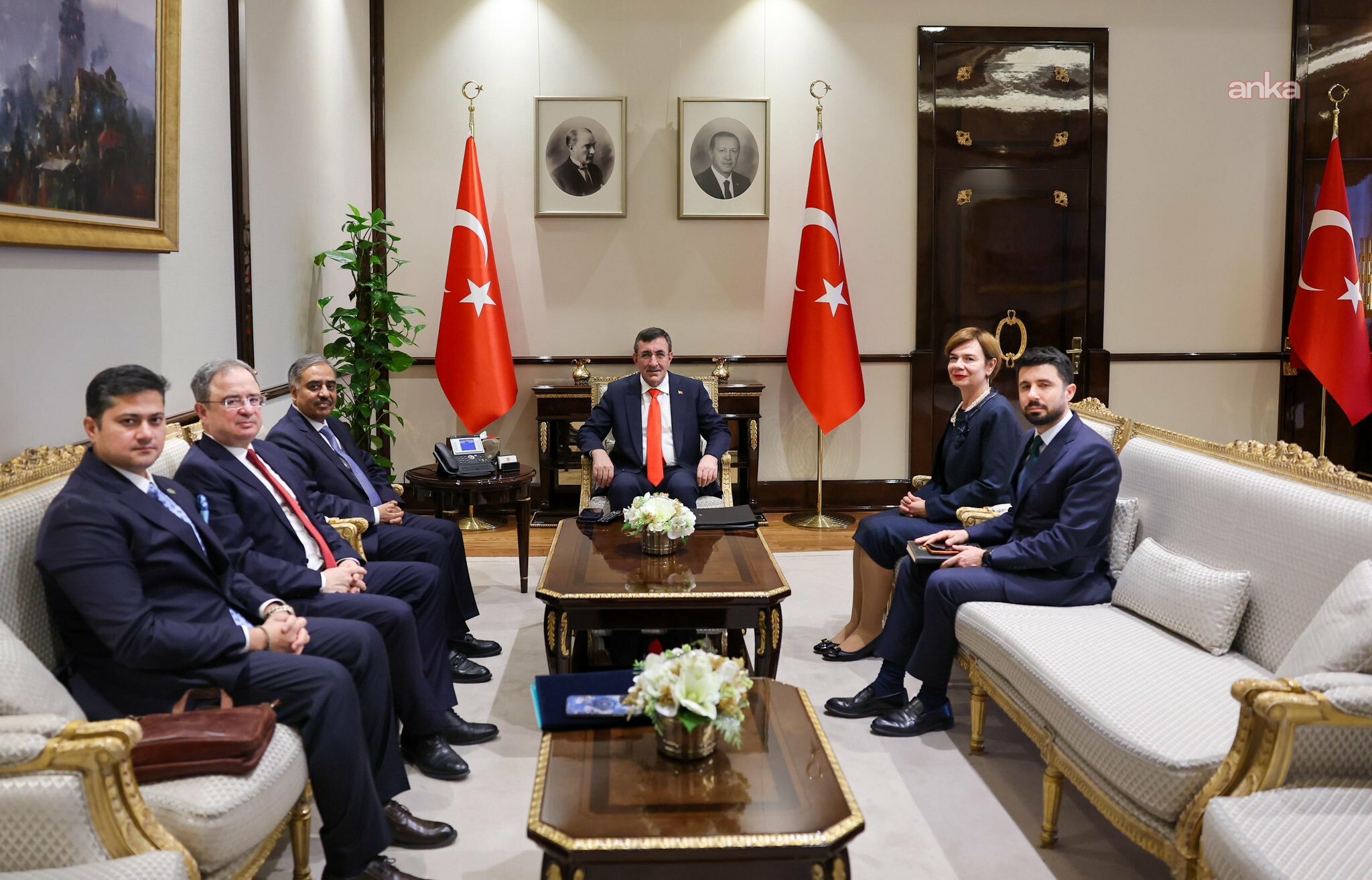 Cevdet Yılmaz, D-8 Genel Sekreteri Mahmud ile görüştü: Dönüşüm sürecine samimi ve güçlü destek vermeye devam edeceğiz