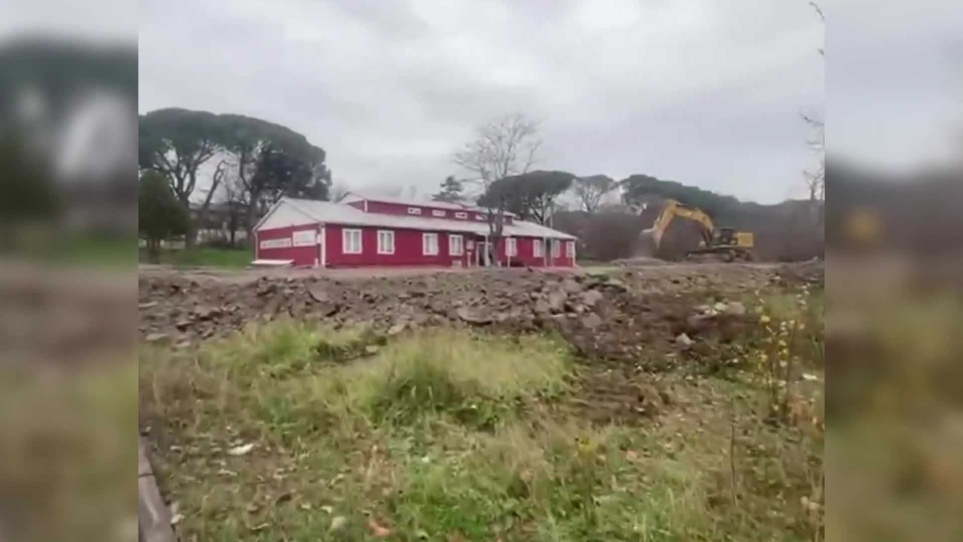İYİ Partili Turhan Çömez “Yine kim çöküyor milletin, devletin malına?” diye sordu, İstanbul İl Sağlık Müdürlüğü açıklama yaptı