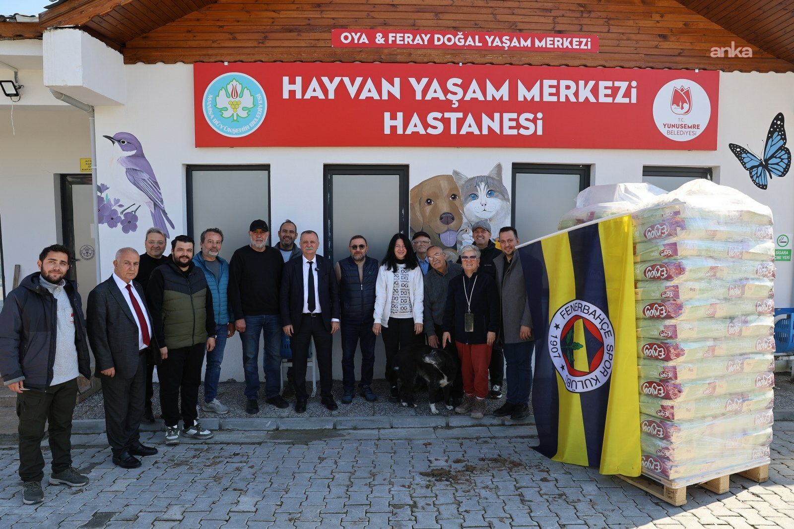 Manisa Fenerbahçeliler Derneği'nden Yunusemre Belediyesi Hayvan Yaşam Merkezi’ne mama bağışı