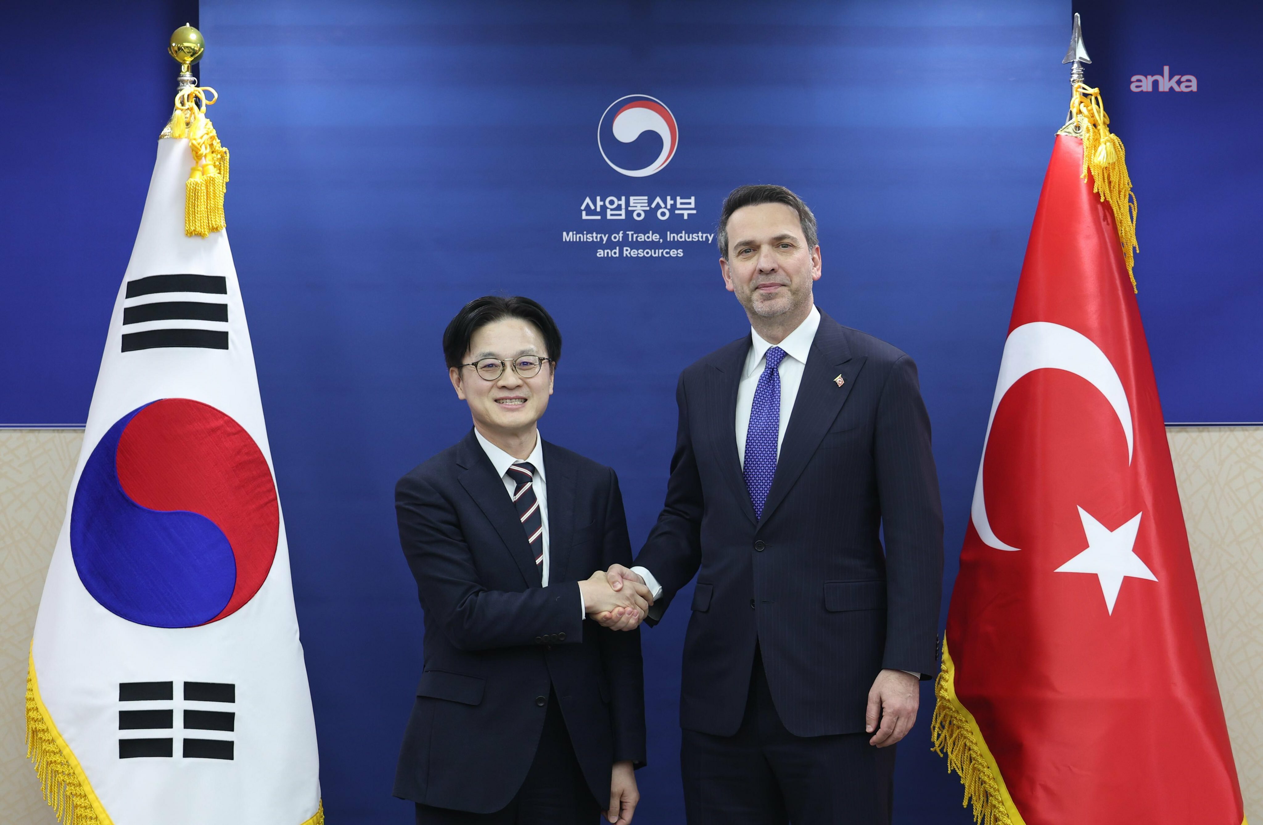 Bakan Bayraktar, Kore Ticaret, Sanayi ve Kaynaklar Bakanı Kim Jung-Kwan ile görüştü