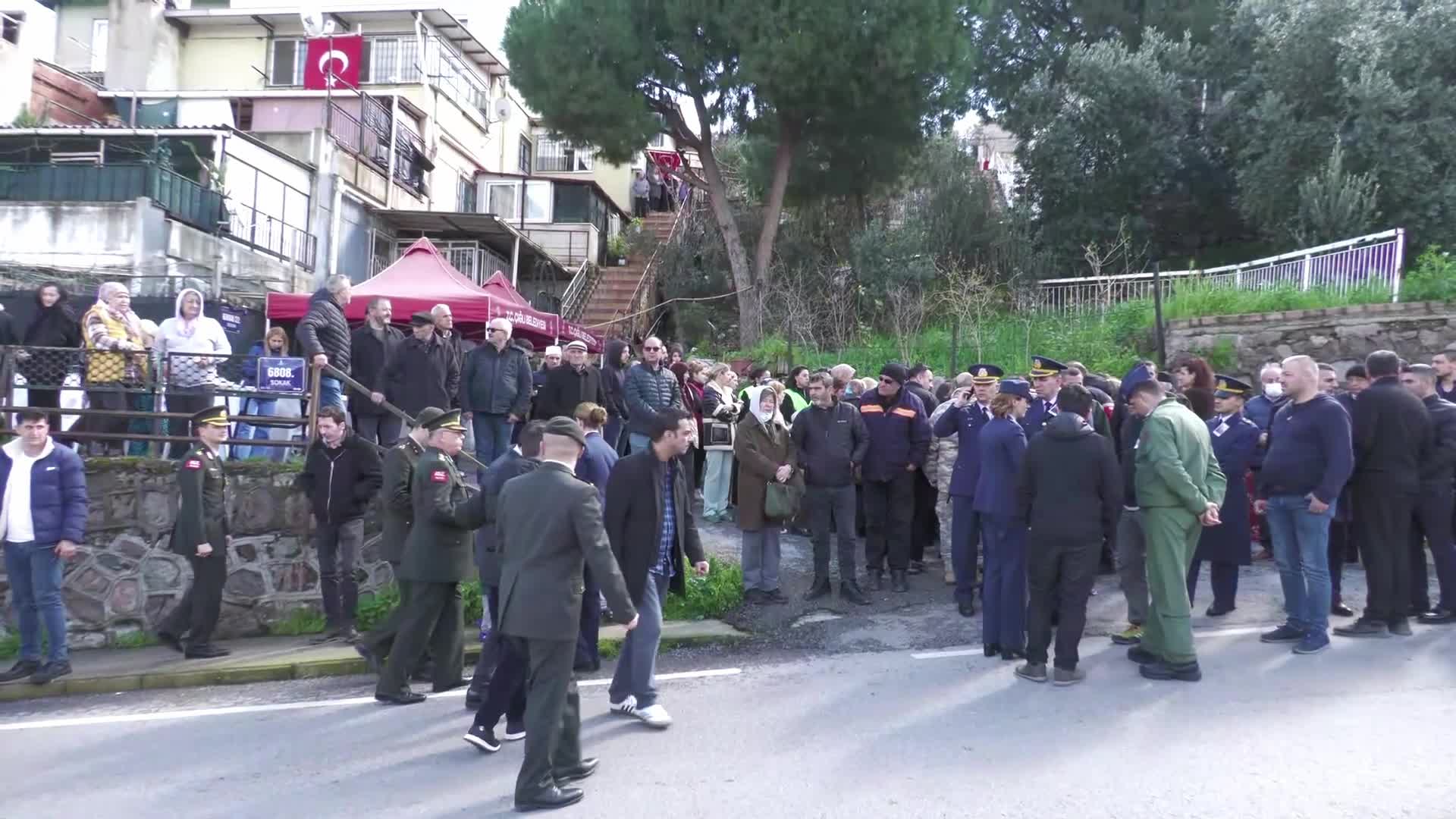 Şehit Hava Pilot Binbaşı Bolat, son yolculuğuna uğurlanıyor...Ağabeyi Mustafa Kemal Bolat: “Hayali pilot olmaktı. Hayalin gerçekleştirdi ama daha hedefleri vardı"