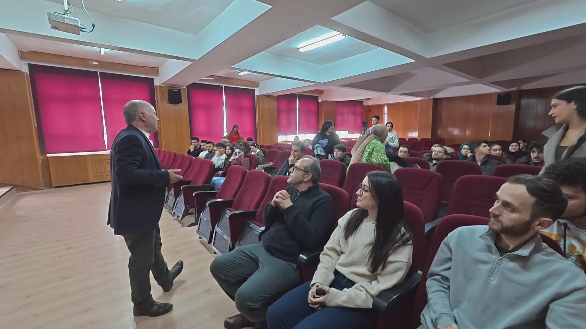 Gazeteciler Cemiyeti eğitimcileri Yozgat'ta genç gazetecilerle buluştu