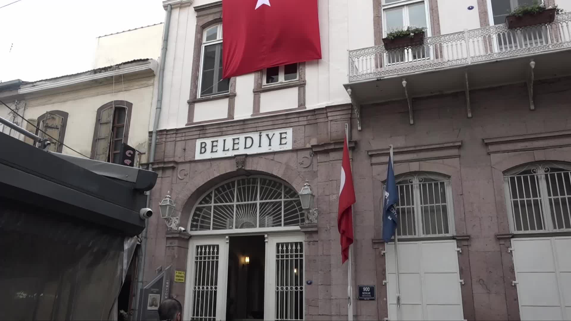 Cemil Tugay: "Hükümetten olmayan belediyelerin hizmetlerini aksatmak için her şeyi yapıyorlar"