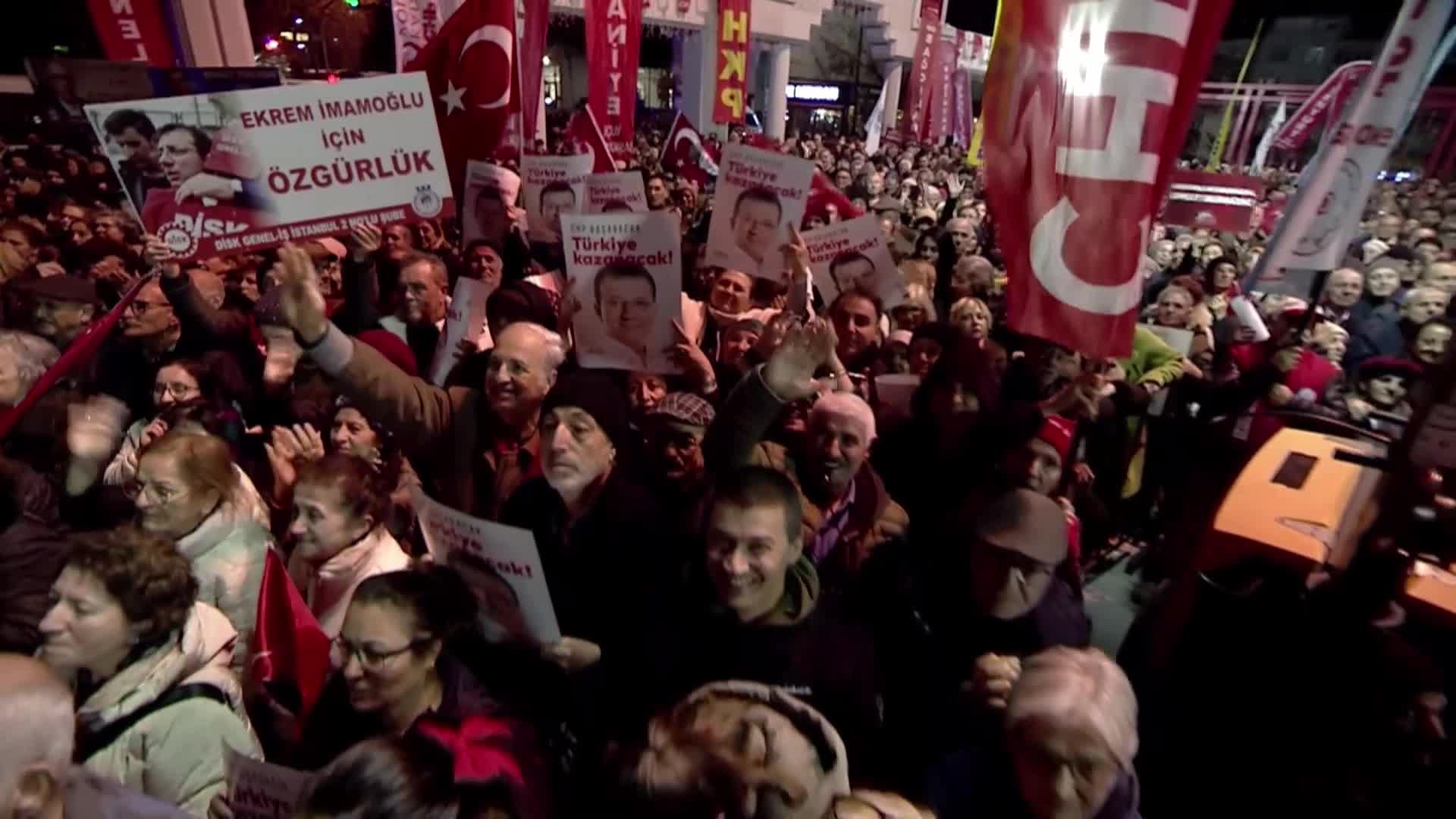 CHP'den Bakırköy'de miting... Tutuklu Bakırköy Belediye Başkan Yardımcısı Akyüz: Bizim vicdanımız rahat, alnımız açık
