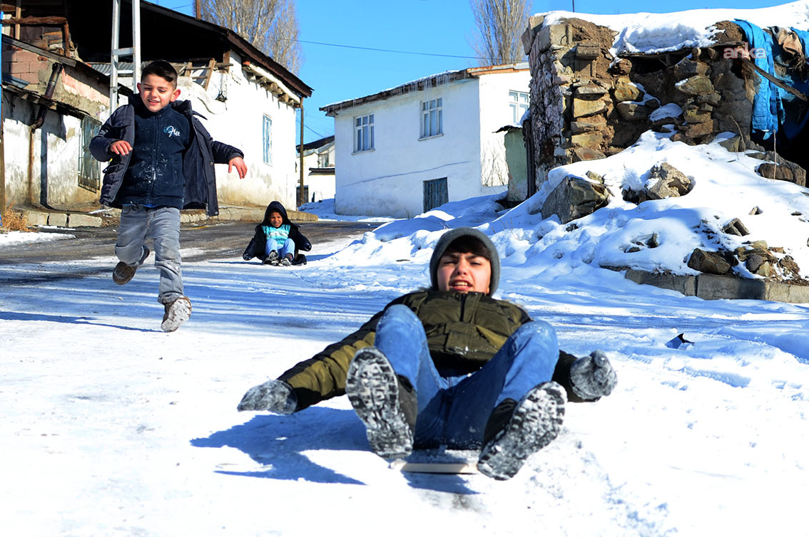 Erzurum kent merkezinde eğitime 1 günlük kar molası