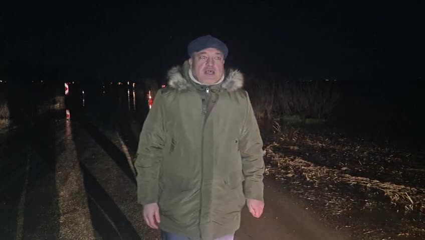 Edirne’de Meriç Nehri seddesi patladı, yol kapanma tehlikesi ile karşı karşıya
