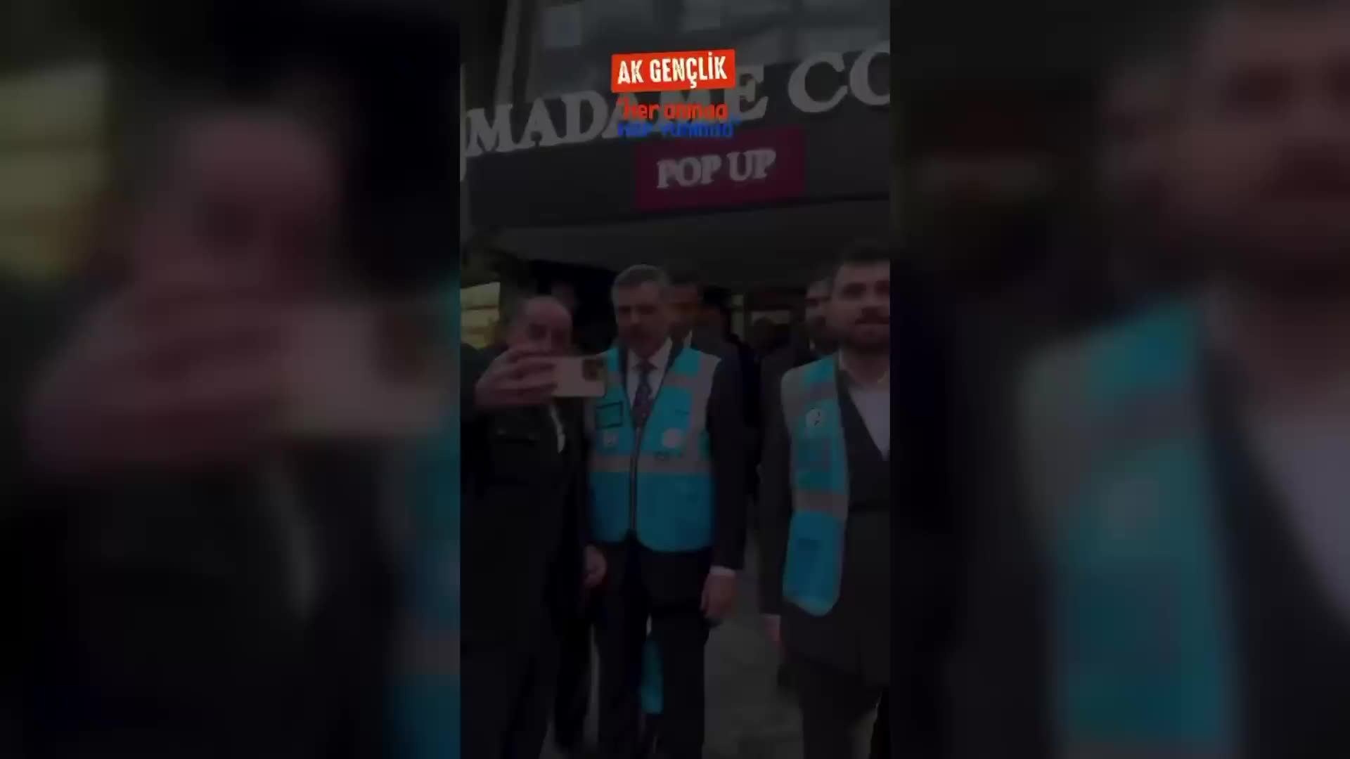 İçişleri Bakanı Çiftçi AK Parti Gençlik Kolları yeleği giydi, iftarlık dağıttı