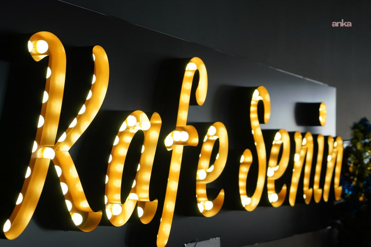 Edremitliler, ramazan akşamlarında Kafe Senin'e konuk oluyor