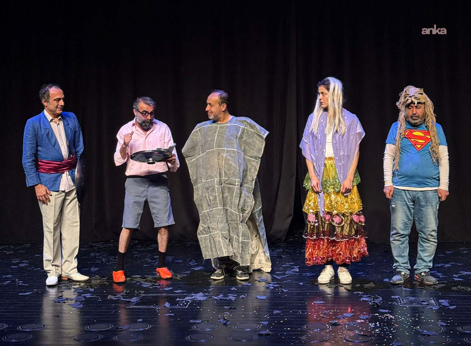 Shakespeare’in dünyaca ünlü eseri Bir Yaz Gecesi Rüyası, Kürtçe uyarlamayla tiyatroseverlerle buluşuyor