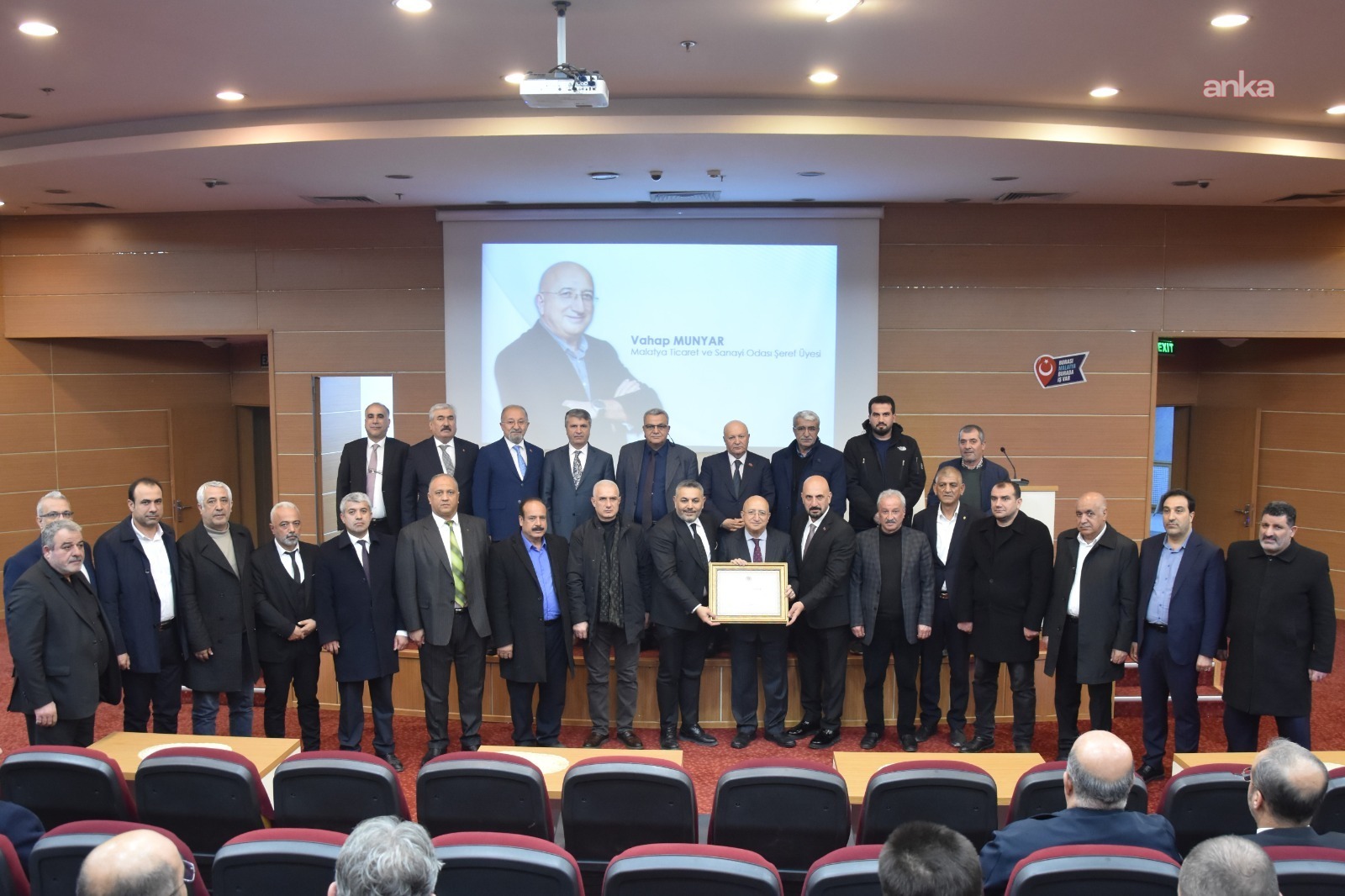 Malatya TSO’dan gazeteci Vahap Munyar’a “Şeref Üyeliği Beratı”… Munyar: “Malatya’yı ve şehir ekonomisini daha fazla yazma sorumluluğum arttı”