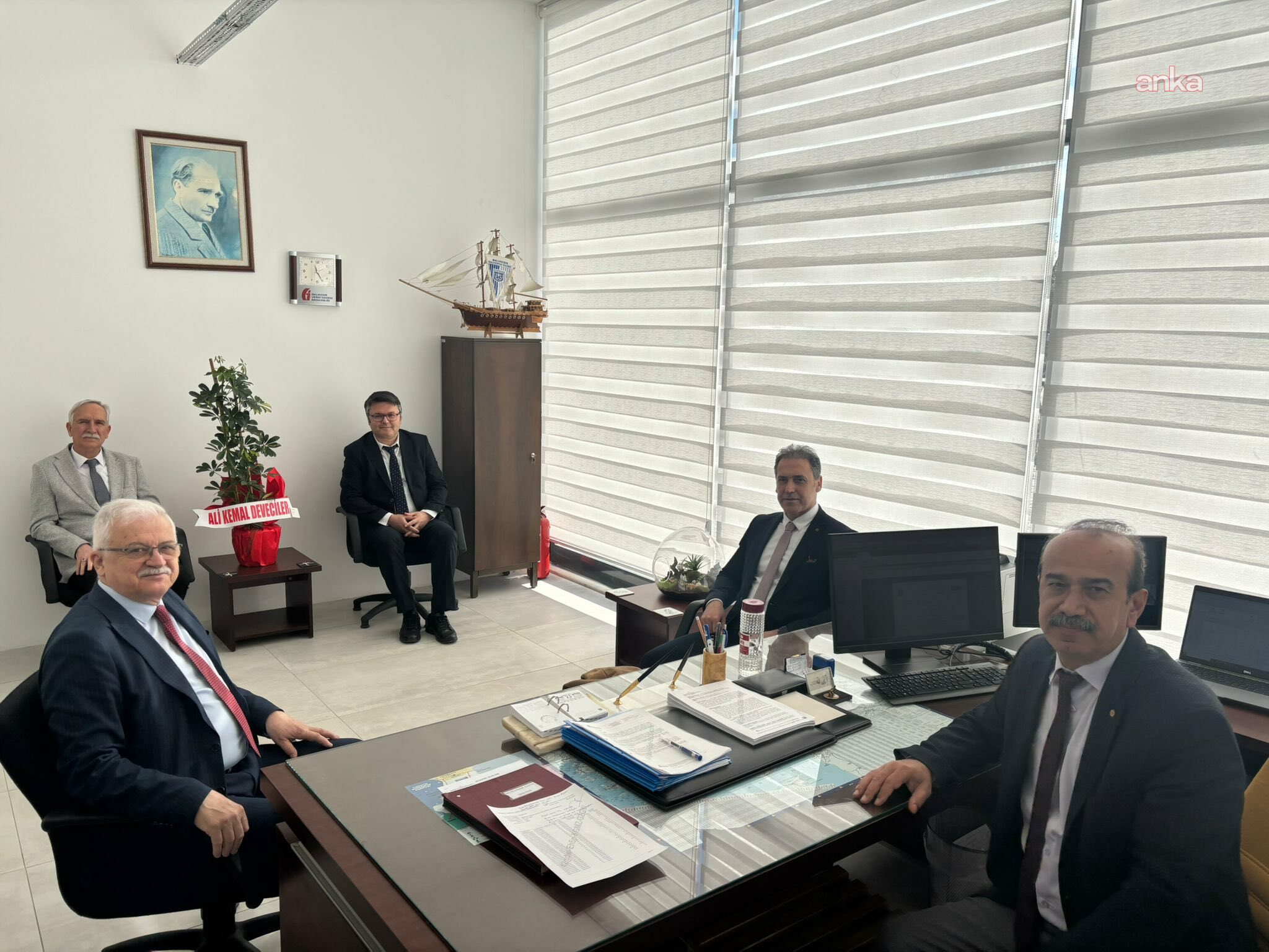 Burhaniye Belediye Başkanı Deveciler'den Burhaniye Vergi Dairesi'ne ziyaret