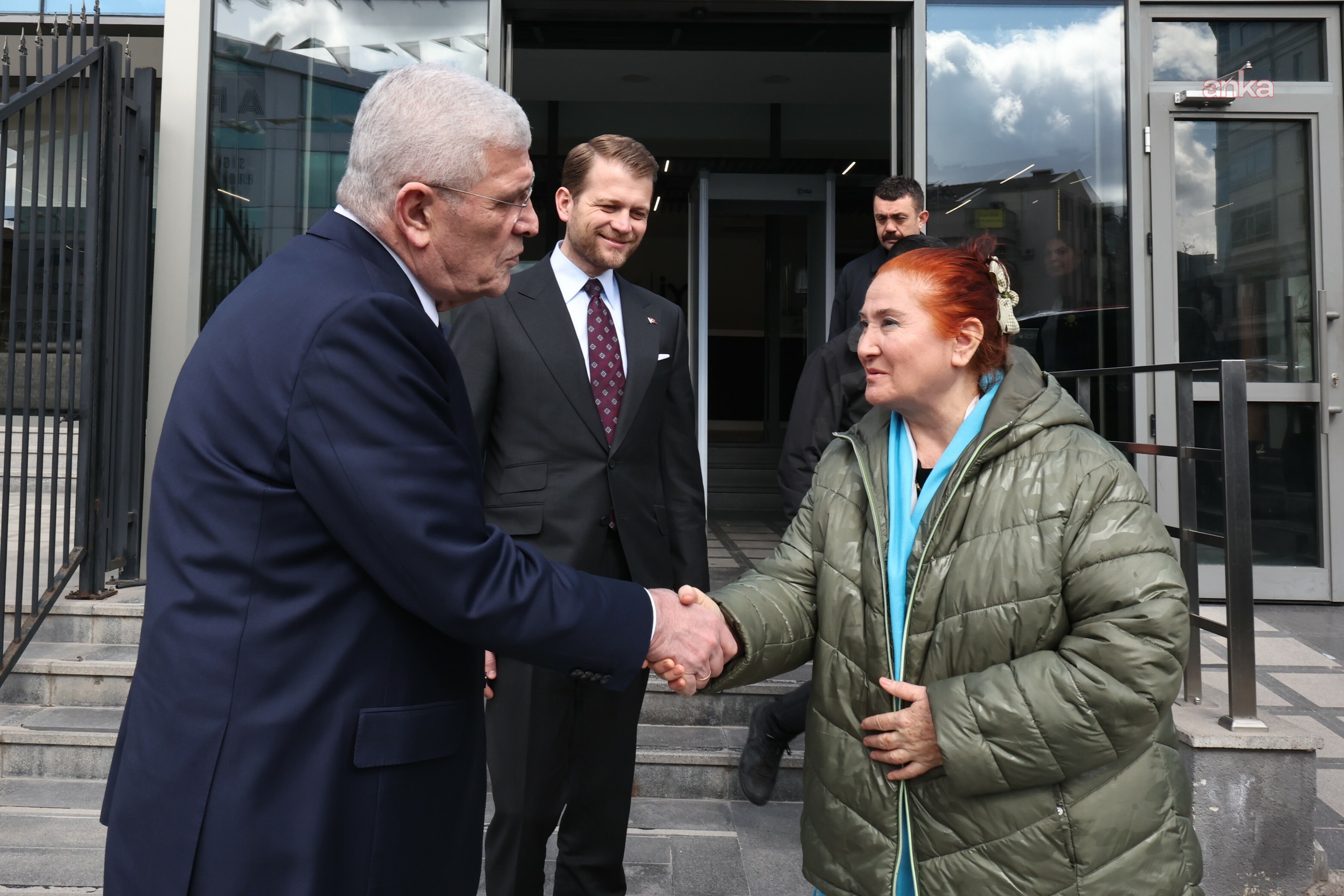 Sanatçı Akkiraz'dan İYİ Parti Genel Başkanı Dervişoğlu'na ziyaret