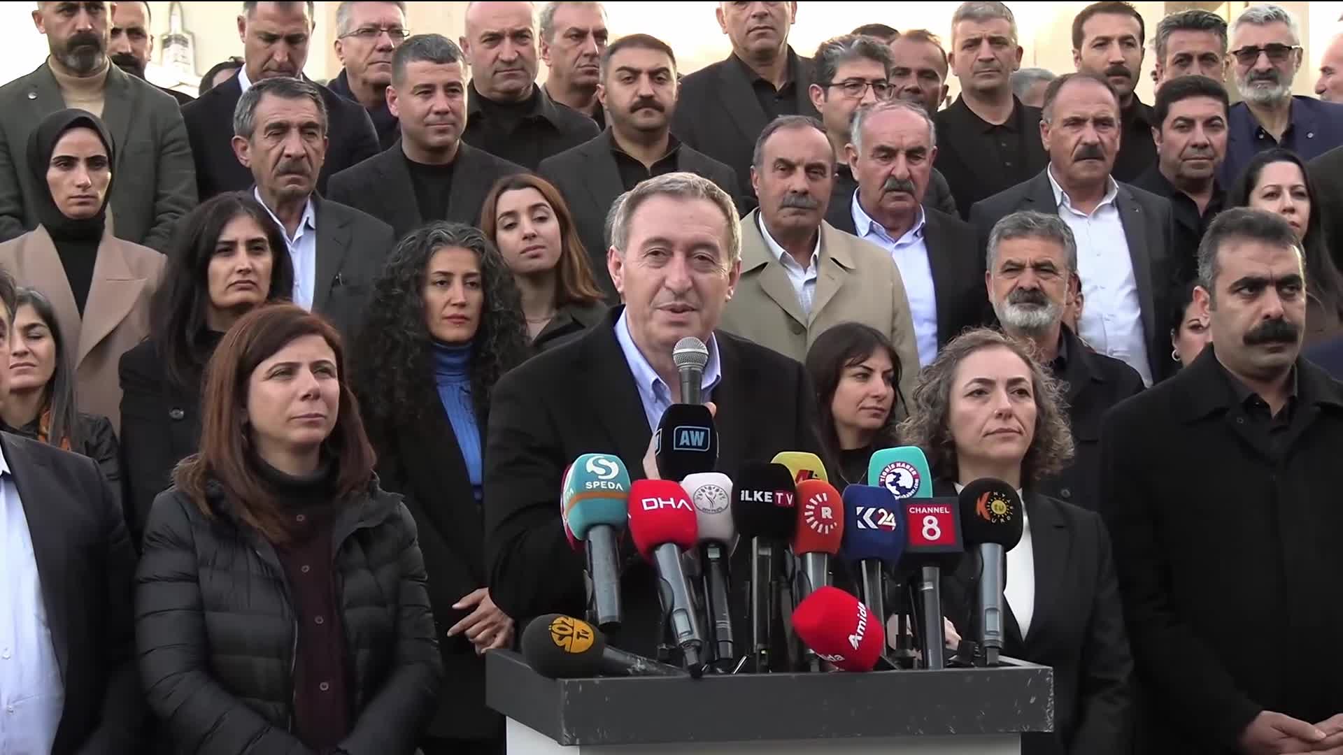 DEM Parti Eş Genel Başkanı Bakırhan: “Kayyumlar bu ülkenin bir utancı haline geldi, bu utancın ortadan kaldırılması gerekiyor”