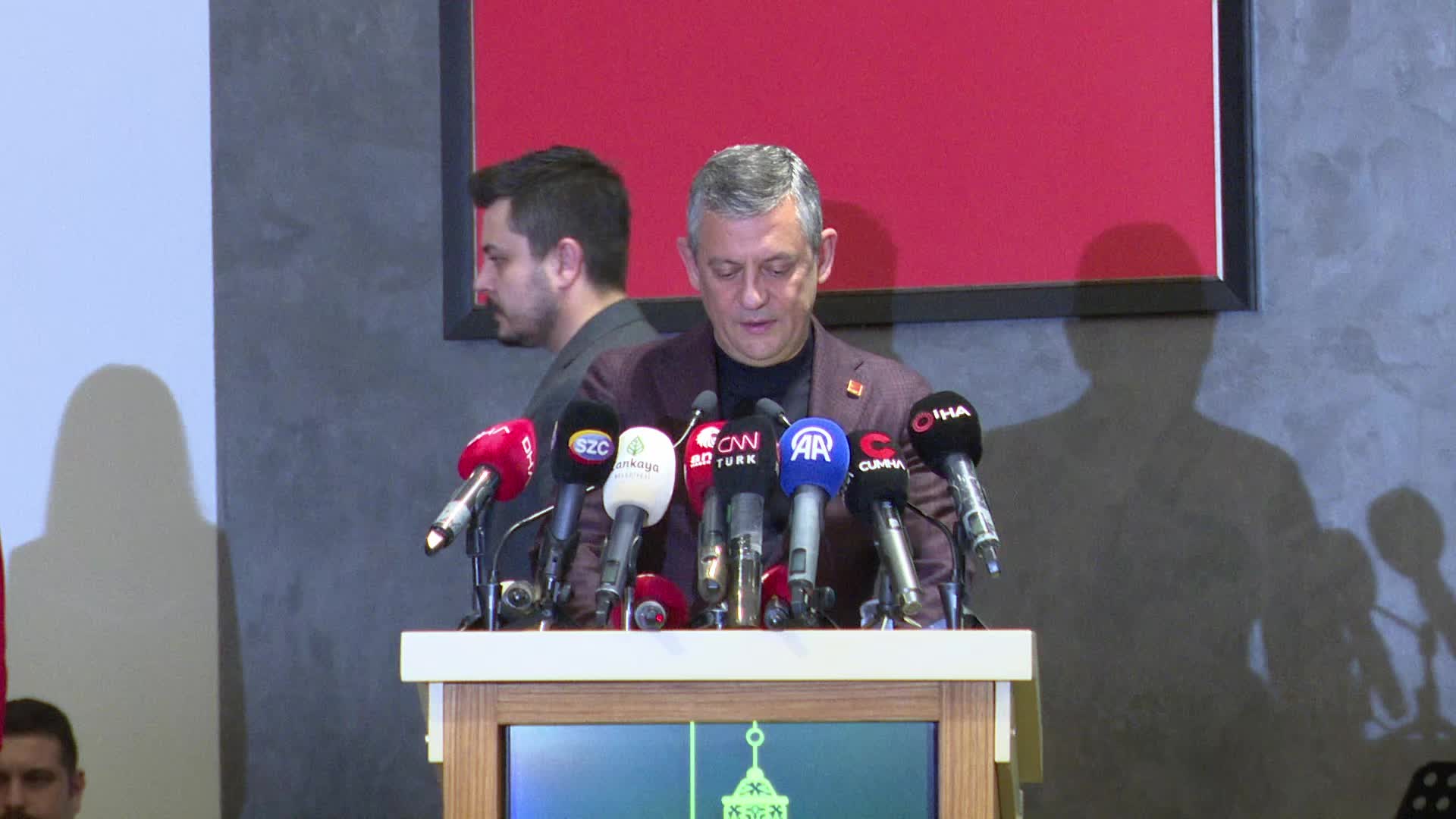 CHP'nin Ankara İl Örgütü iftarı... Özgür Özel: "Çatışma alanından siyasi çıkar bekleyenlerin heveslerini kursaklarında bırakmak durumundayız"