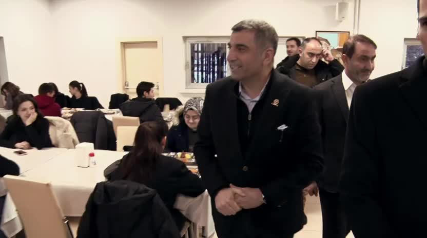 CHP'li Erol, Fırat Üniversitesi öğrencilerle iftar yaptı