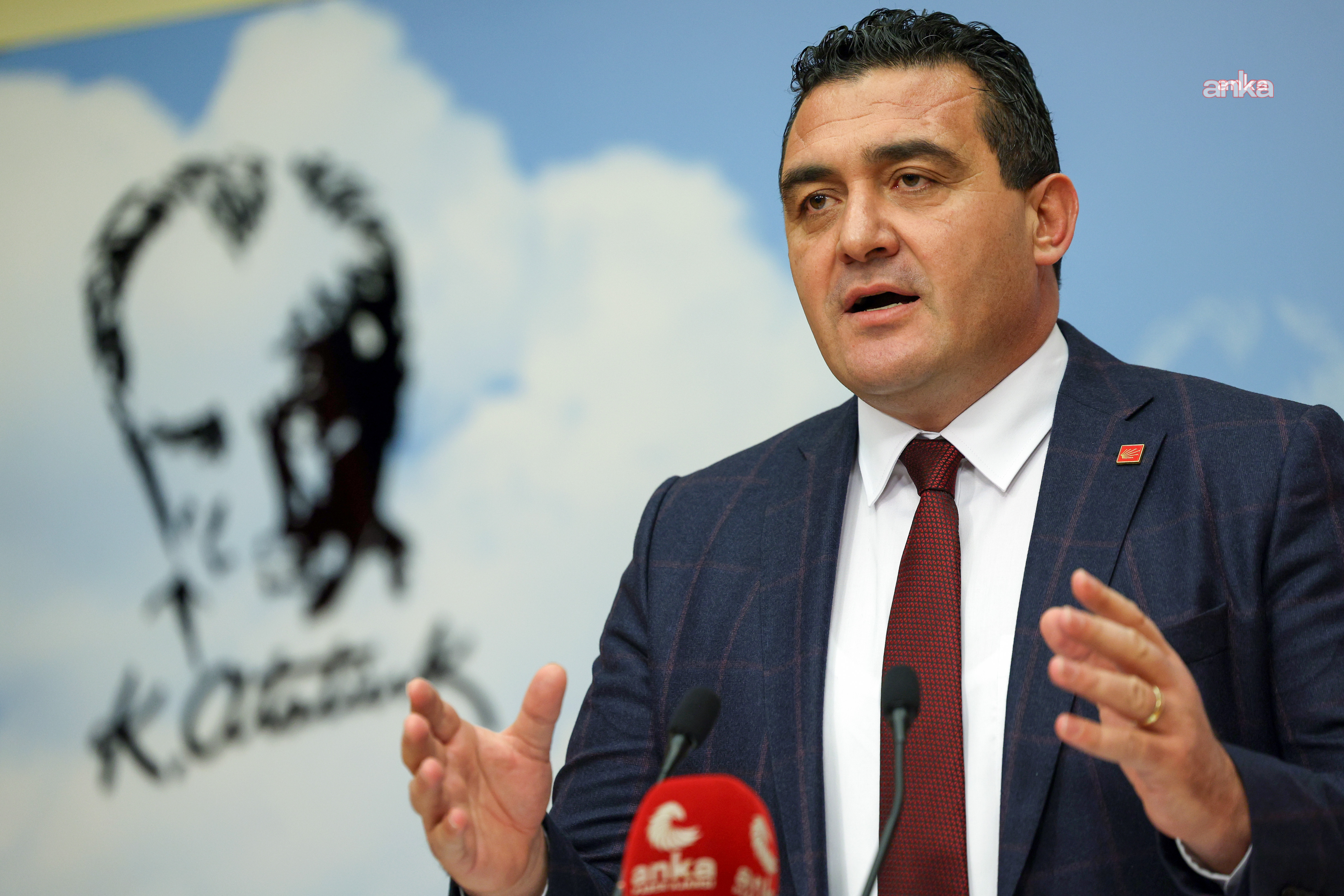 Ulaş Karasu: "Yoksulluk sınırı 105 bin lirayı geçmişken, milyonlar borçla ayakta kalmaya çalışıyor"