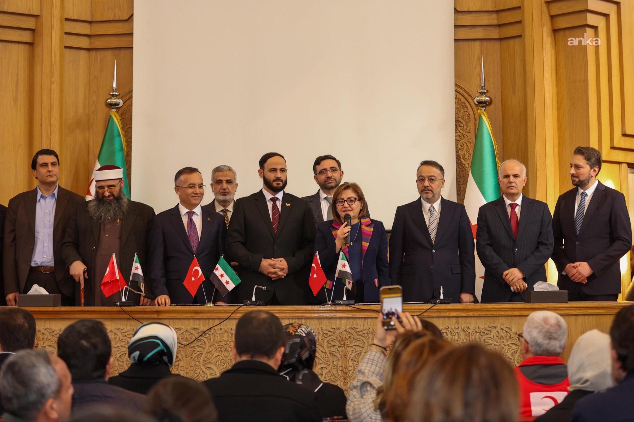 Gaziantep Büyükşehir Belediyesi tarafından Halep Valiliği'ne beş otobüs hibe edildi