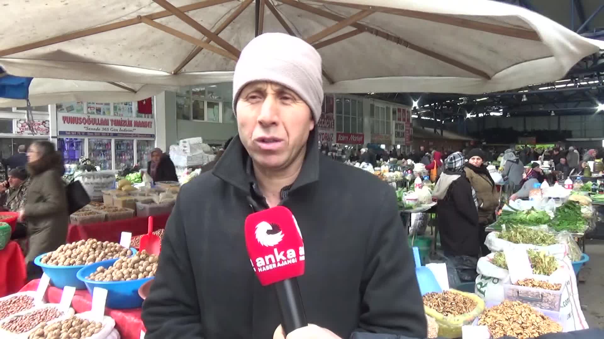 Sinop’ta ceviz satışı yapan pazar esnafı: "33 senedir en kötü yılımız bu yıl"