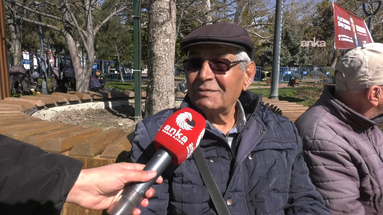 Burdurlu emekliler ekonomiden dert yandı: "Ben açım. Evim kira, gelirim sadece emeklilik. Ben böyle ne yapacağım?"