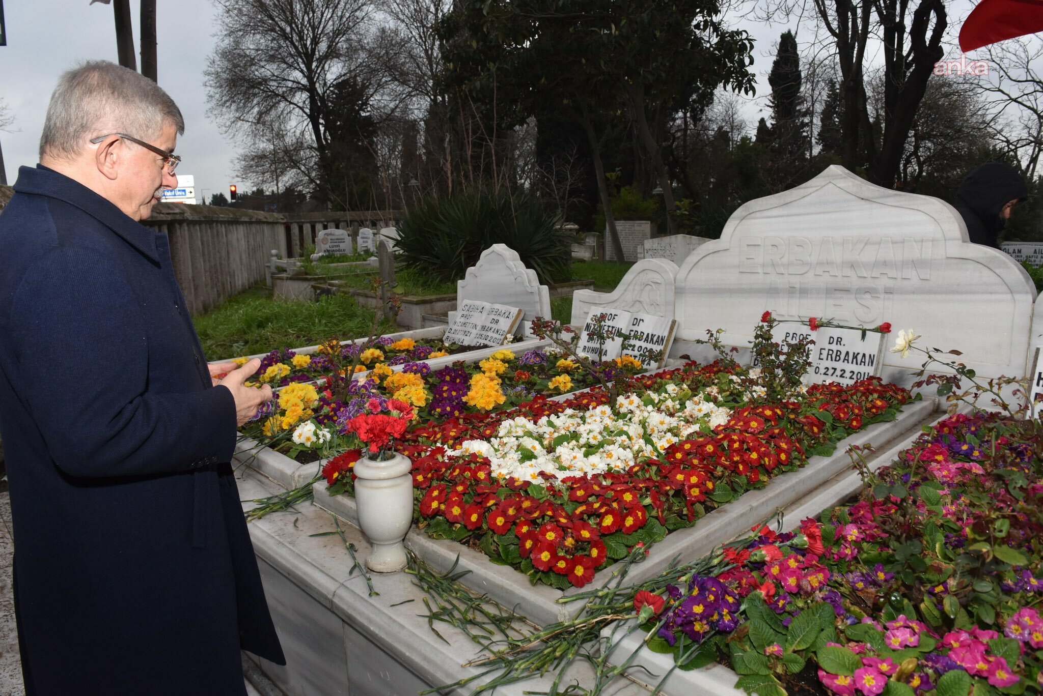 Davutoğlu, Erbakan'ı andı: Manevi mirasının gelecek nesillere aktarılması hepimiz için vazifedir