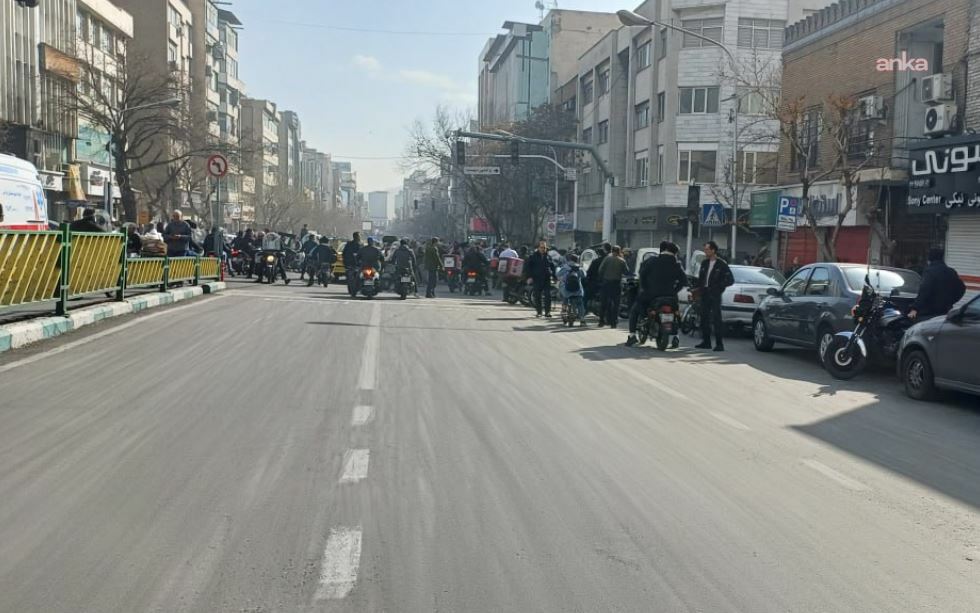 İran medyası: Tahran’da iki dalga halinde saldırı, beş ayrı noktada patlama