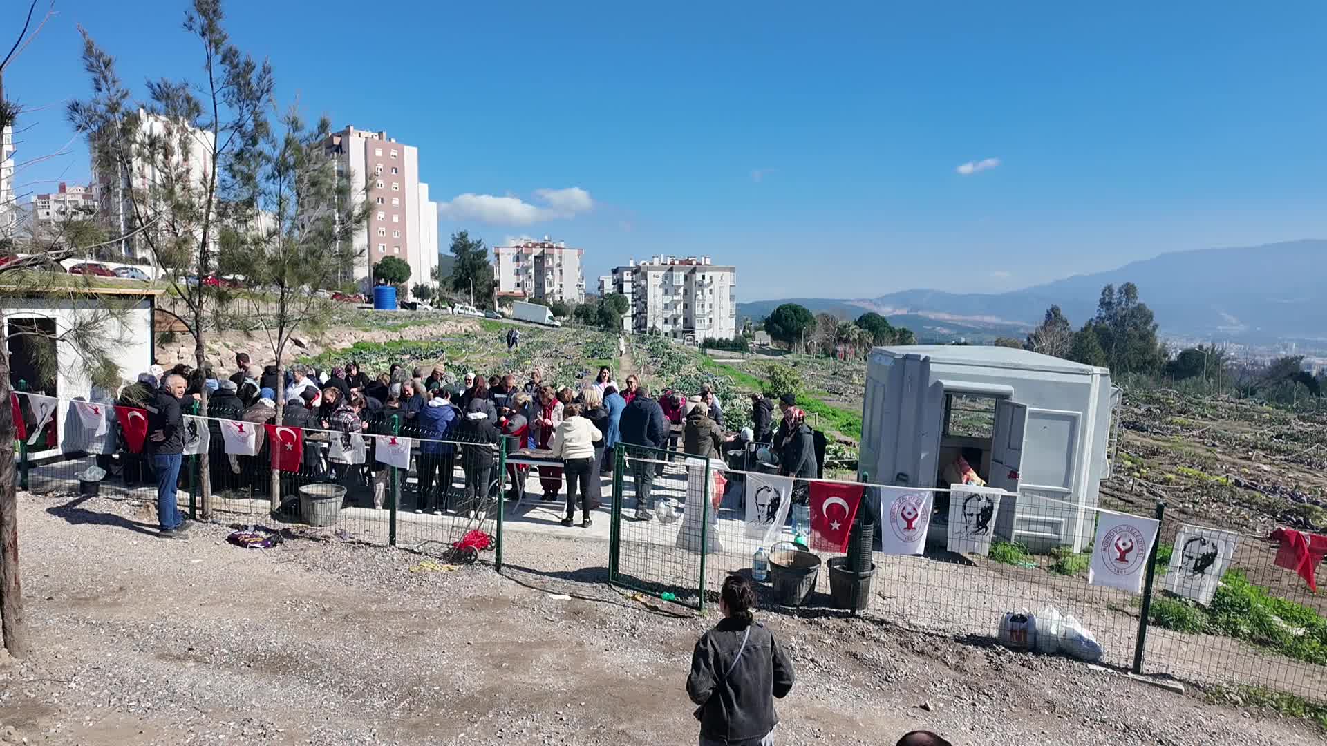 Bornova’da kent bostanlarında yaz sezonu hazırlıkları başladı