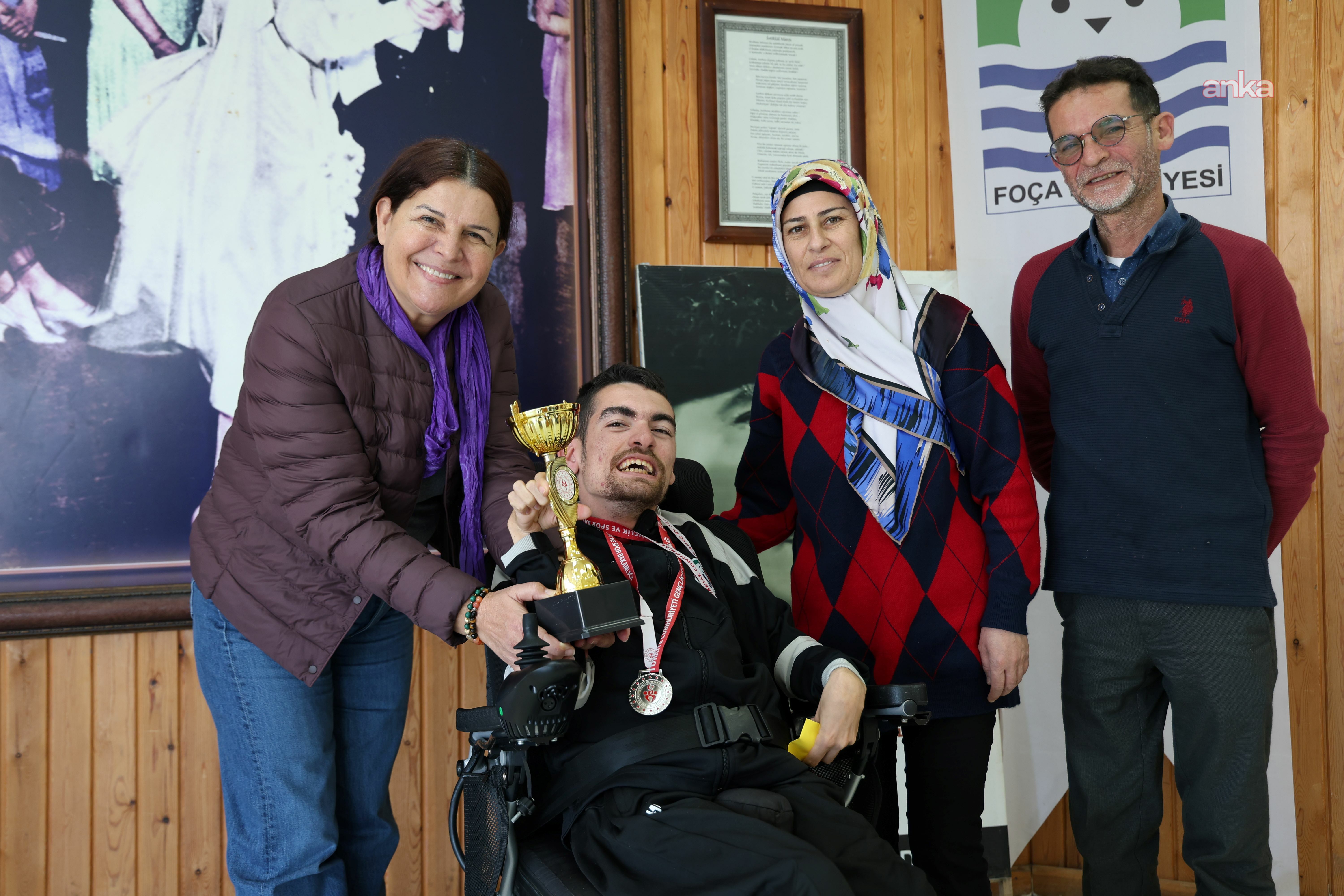 Foça Belediyesporlu Veli Ortak, Boccia İzmir İl Turnuvası’nda ikinci oldu