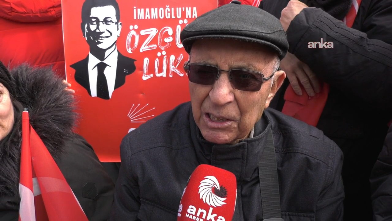 CHP'nin "Millet İradesine Sahip Çıkıyor" mitingine katılan yurttaş: Belediye başkanlarımız haksız yere hapiste, onları serbest bıraksınlar