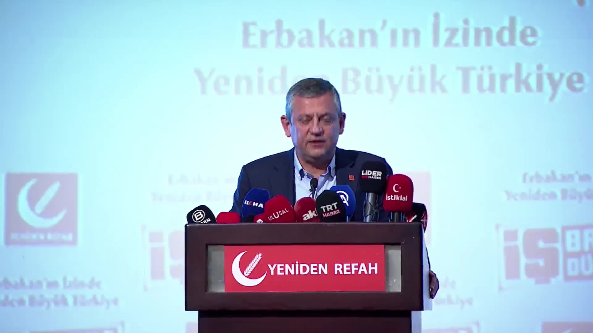 Necmettin Erbakan anılıyor... Özgür Özel: Necmettin Erbakan’ı bir kez daha rahmetle anıyorum