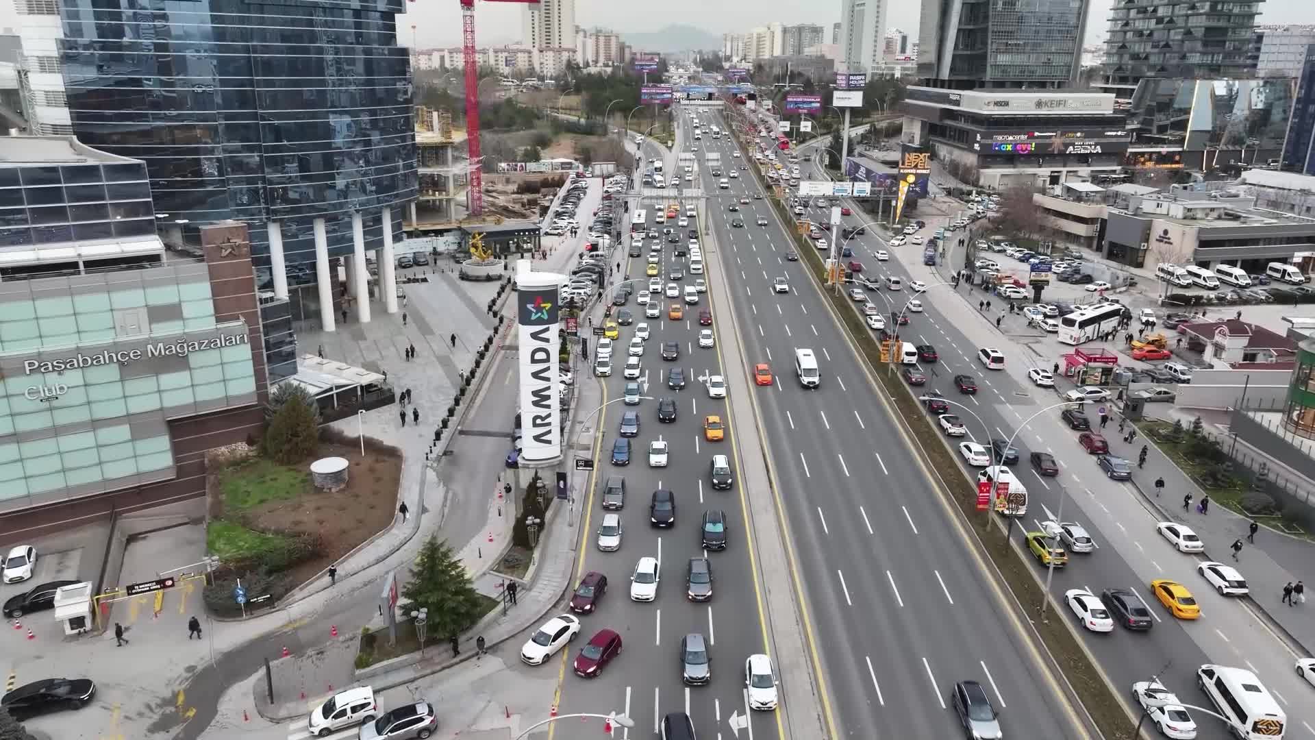 Armada AVM çevresinde tek yön uygulaması başladı