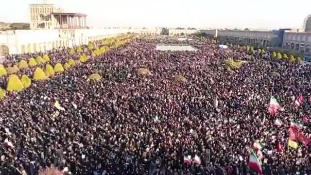 İran'ın Dini Lideri Ali Hamaney öldürüldü... İran'ın çok sayıda kentinde, binlerce kişi toplandı
