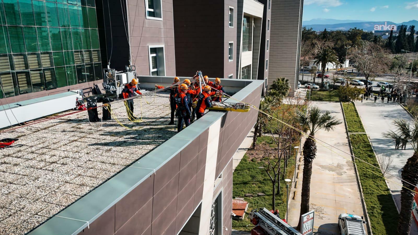 İzmir Adliyesi’nde kapsamlı bomba imha tatbikatı