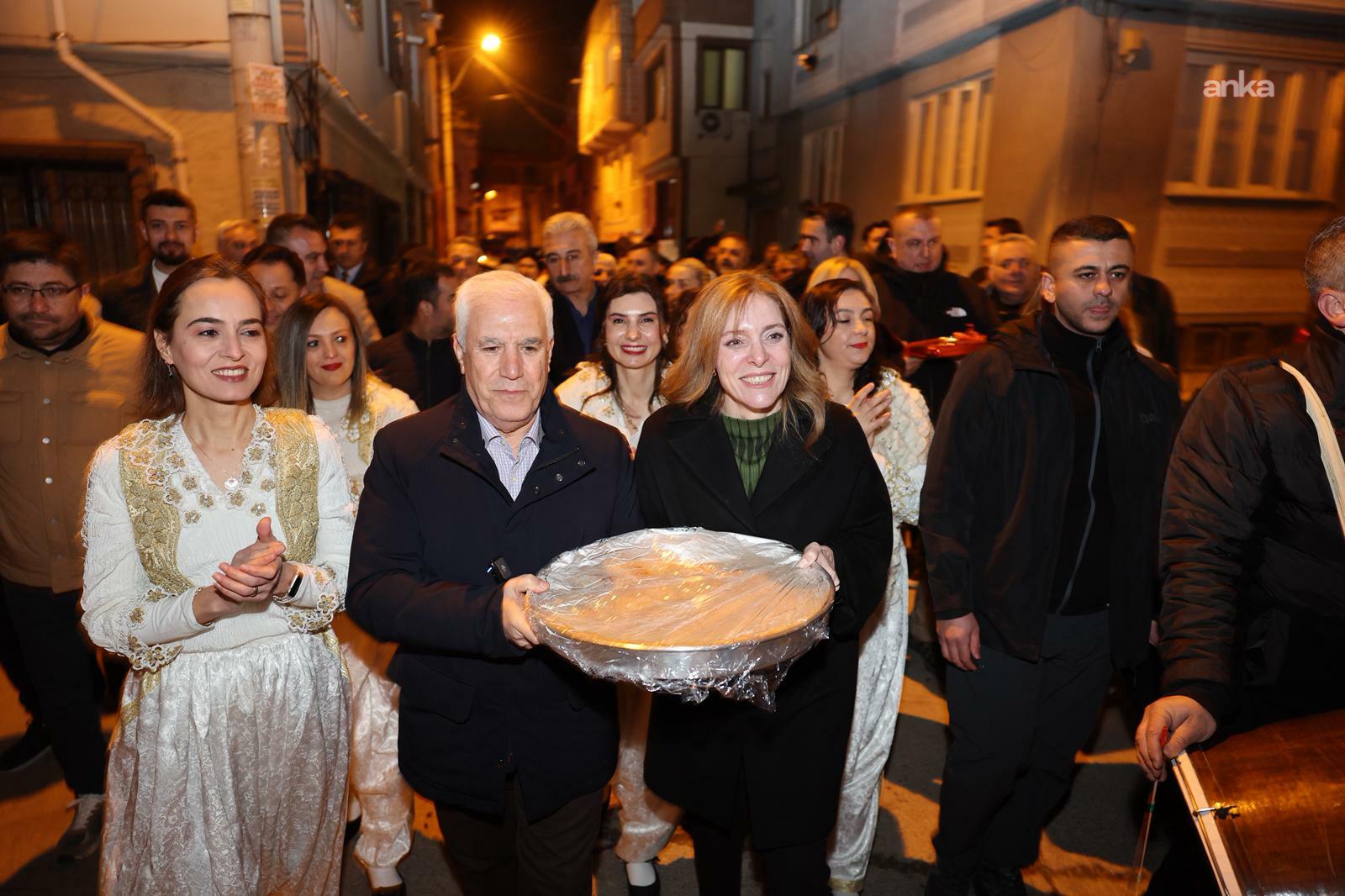 Bursa Büyükşehir Belediye Başkanı Bozbey, Namık Kemal Mahallesi’nde vatandaşlarla sahur yaptı