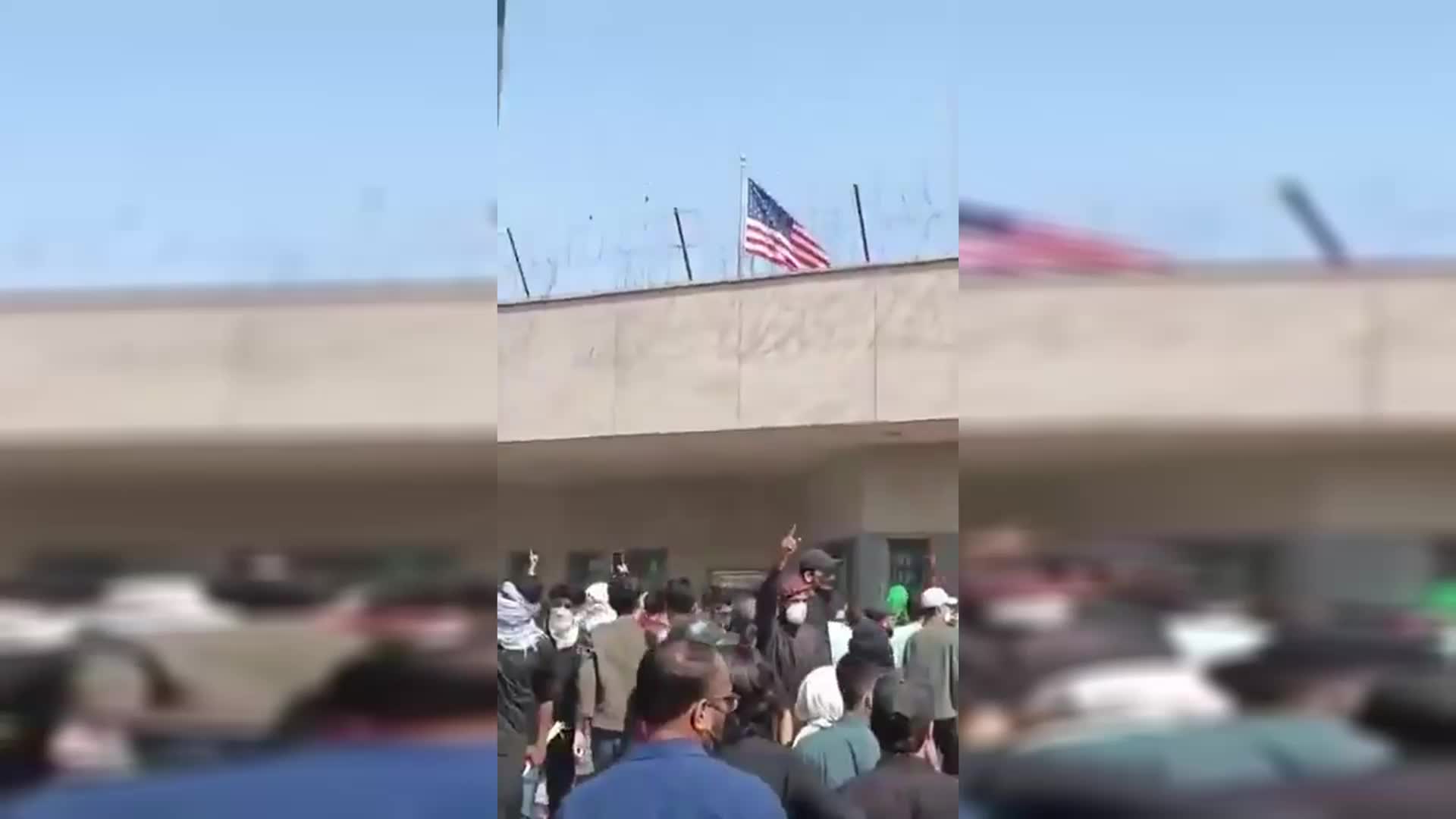Pakistan'ın Karaçi kentinde ABD Konsolosluğu önünde protesto: En az 6 kişi hayatını kaybetti