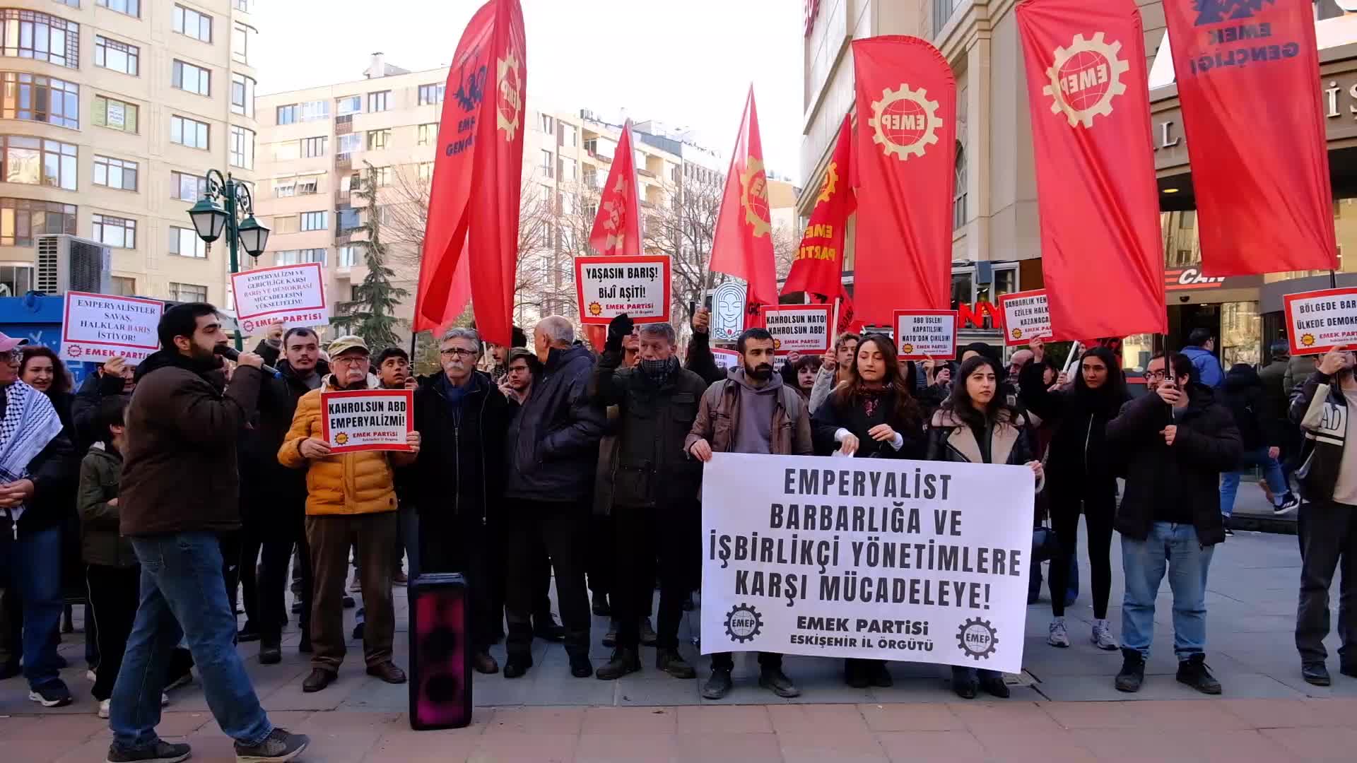 Eskişehir'de EMEP üyelerinden İran’a saldırılara tepki: “Rejimleri işçi sınıfı ve halklar değiştirir”