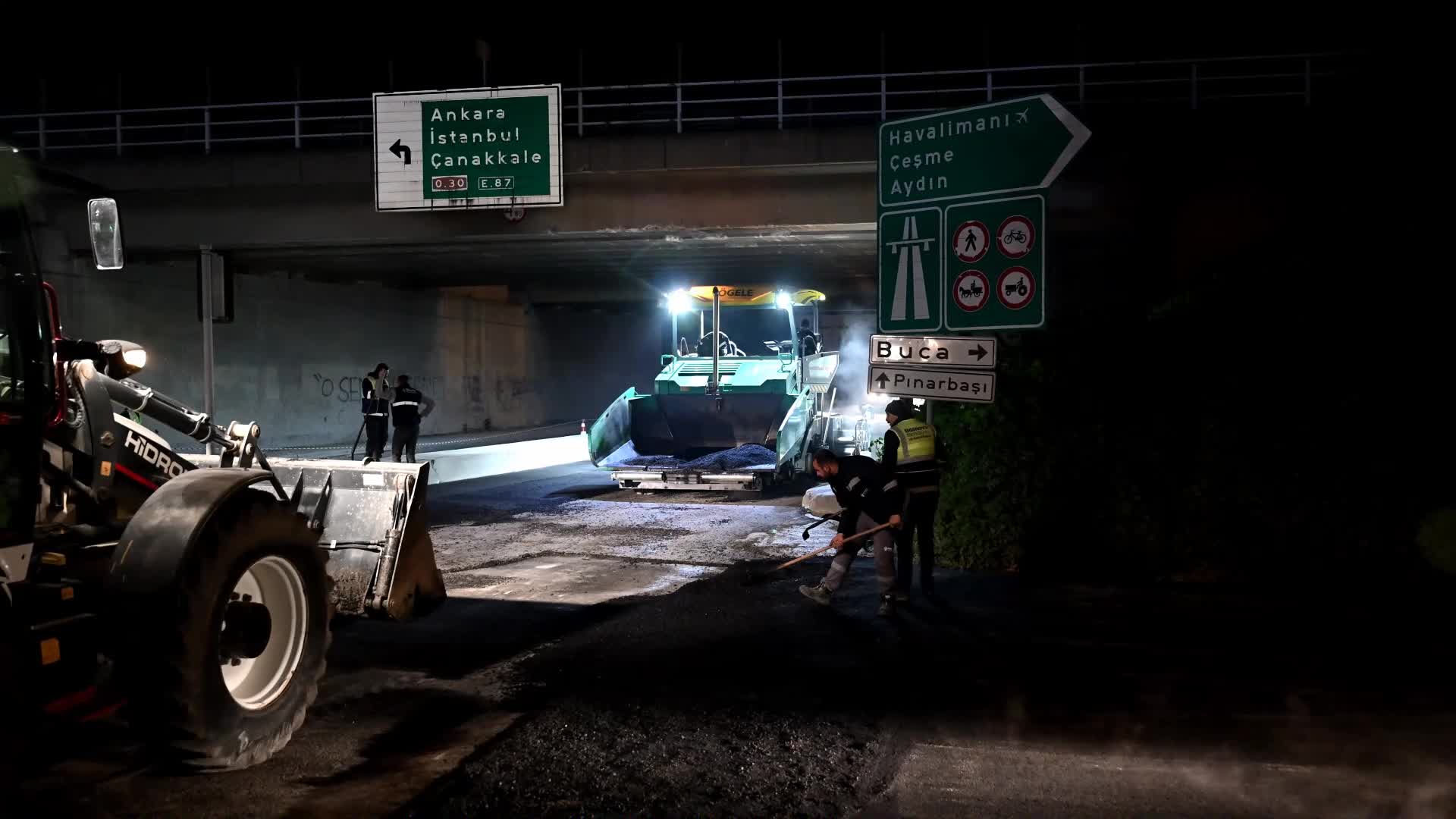 Bornova’da yağışların ardından asfalt serimi başladı