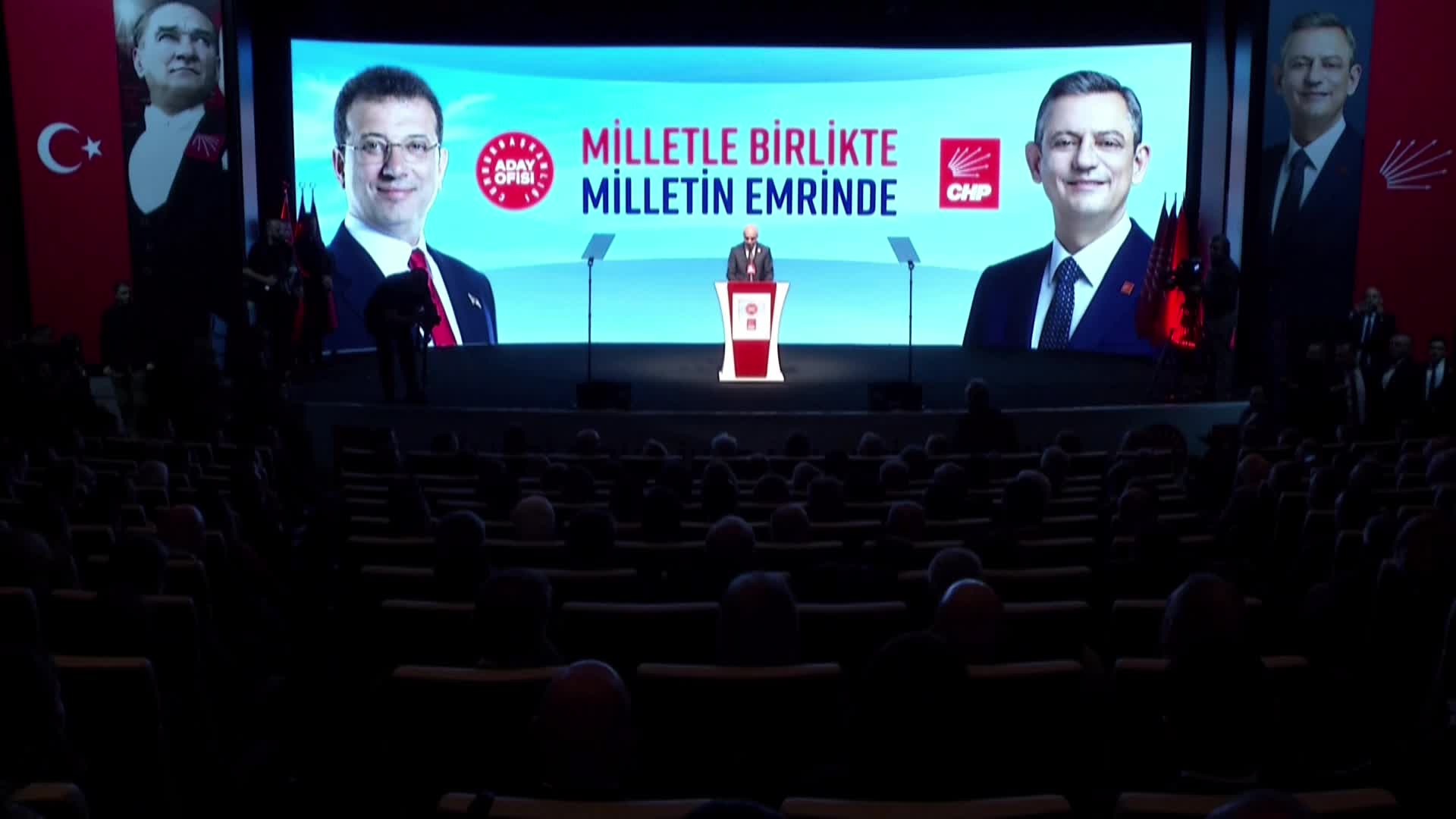 CHP'nin "Milletle Birlikte Milletin Emrinde" buluşması... Bülent Tezcan: Türkiye'nin yönetimini devralmak üzere, Türkiye'yi yönetmek üzere yola çıkıyoruz