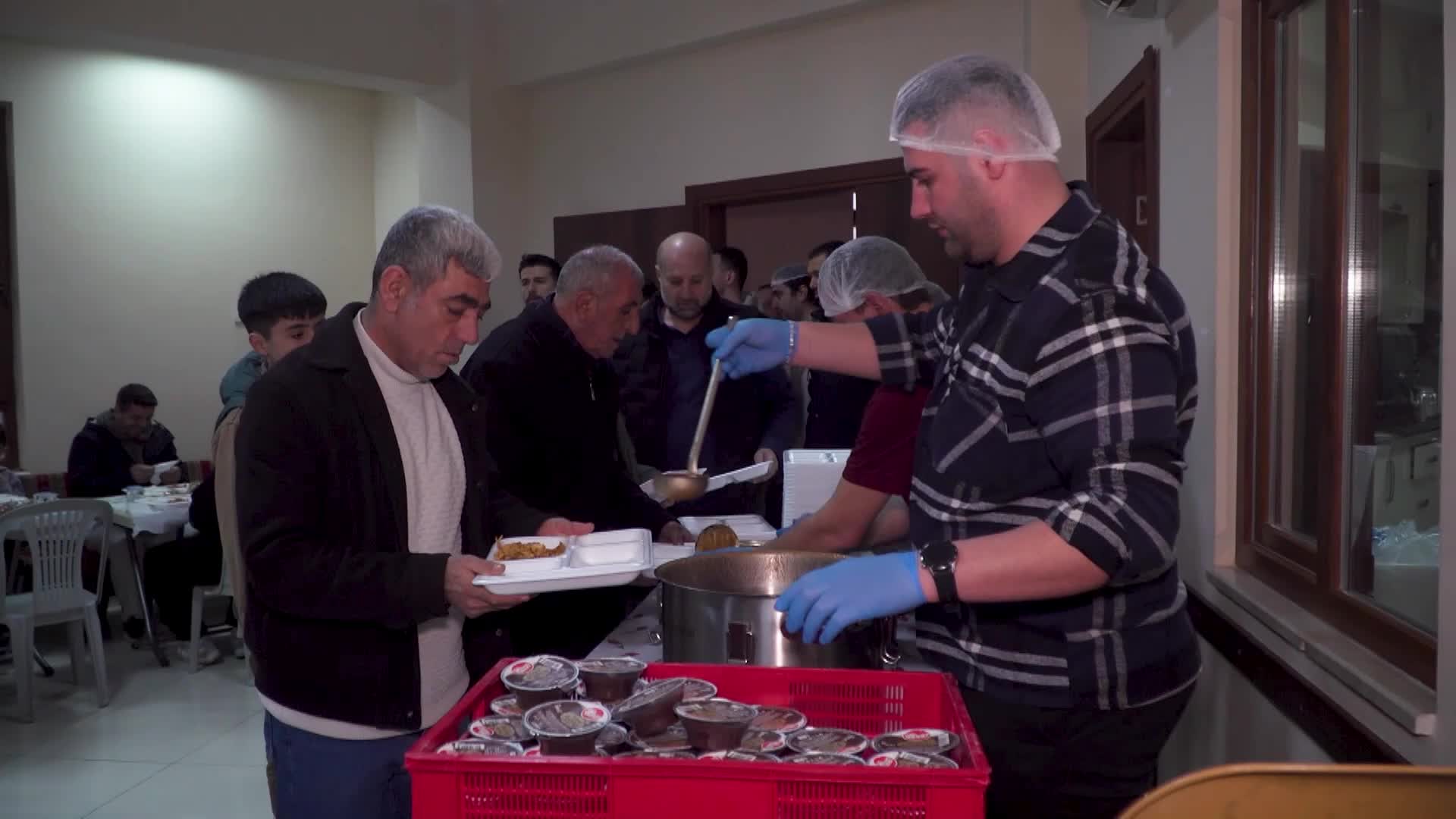 Osmangazi’de ramazan, hem sofralarda hem meydanlarda yaşanıyor