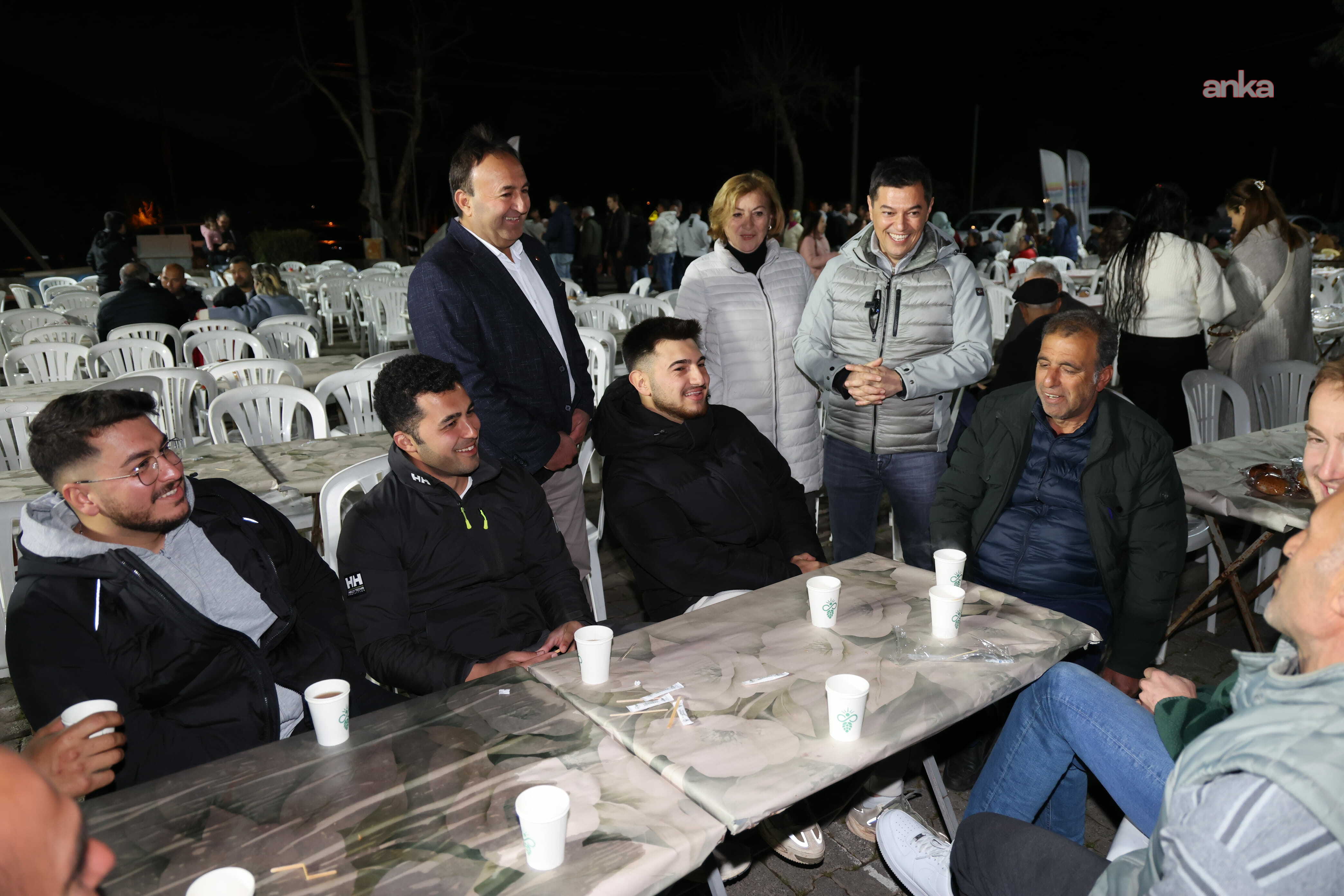 Marmaris Belediyesi, üç mahalle iftar sofraları kurdu