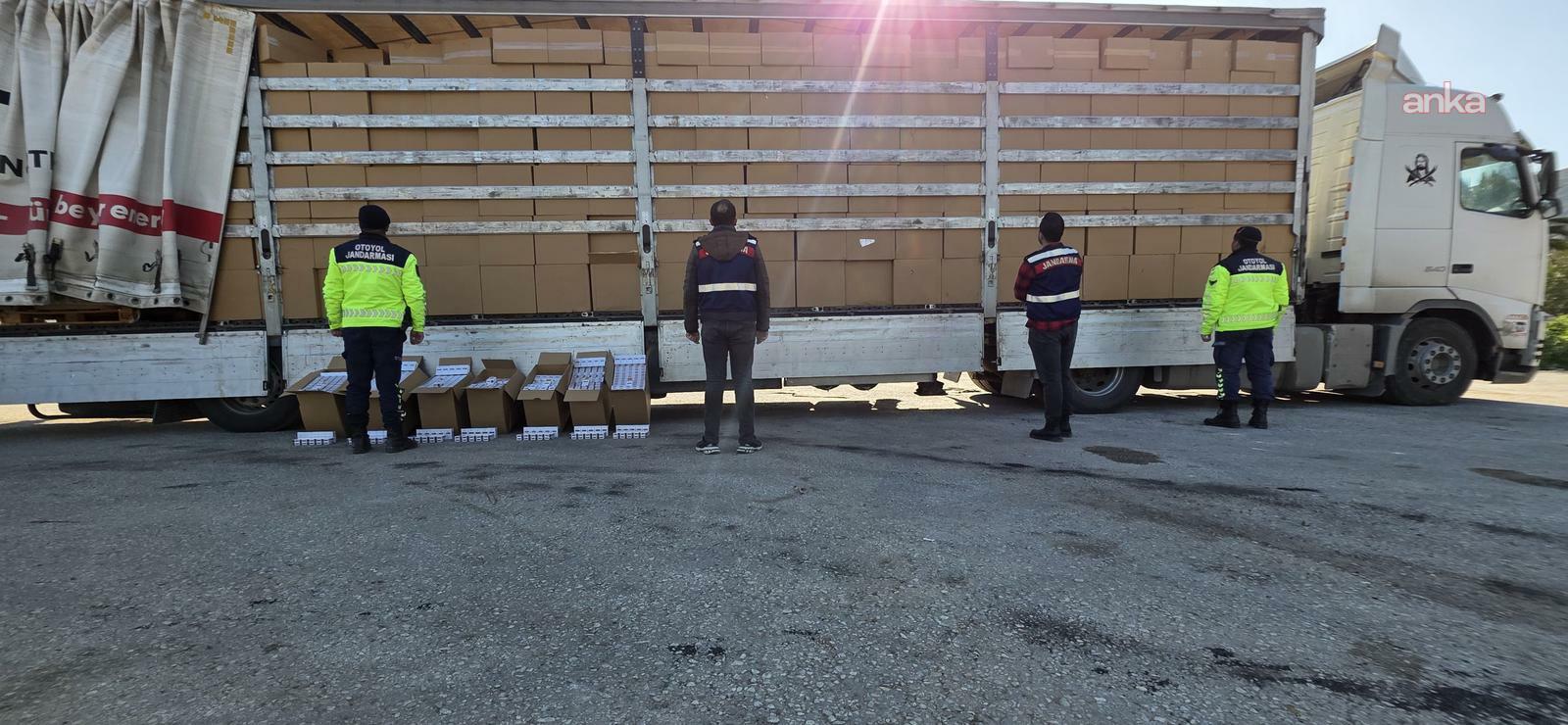 İzmir’de kaçakçılık operasyonu: 35 milyon değerinde kaçak sigara ele geçirildi, 3 kişi tutuklandı