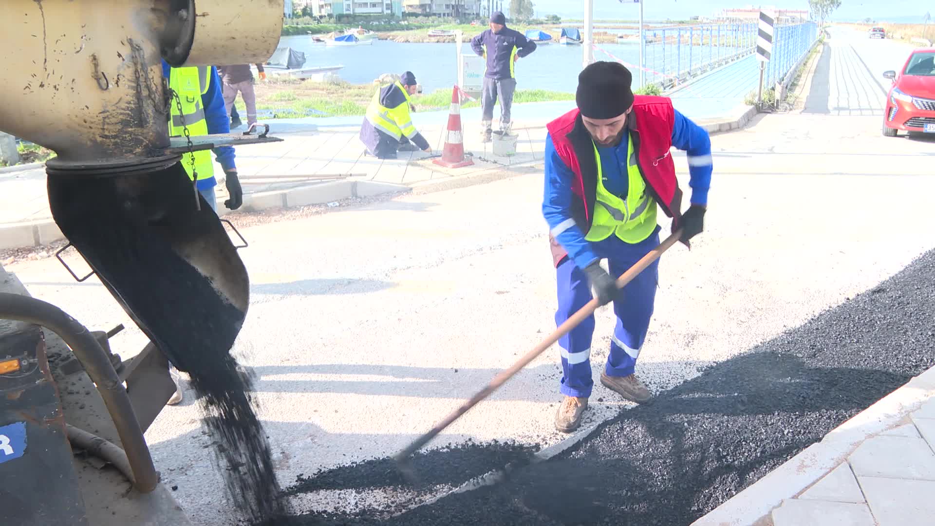 İzmir Büyükşehir Belediyesi’nden üç kavşakta eş zamanlı düzenleme çalışması