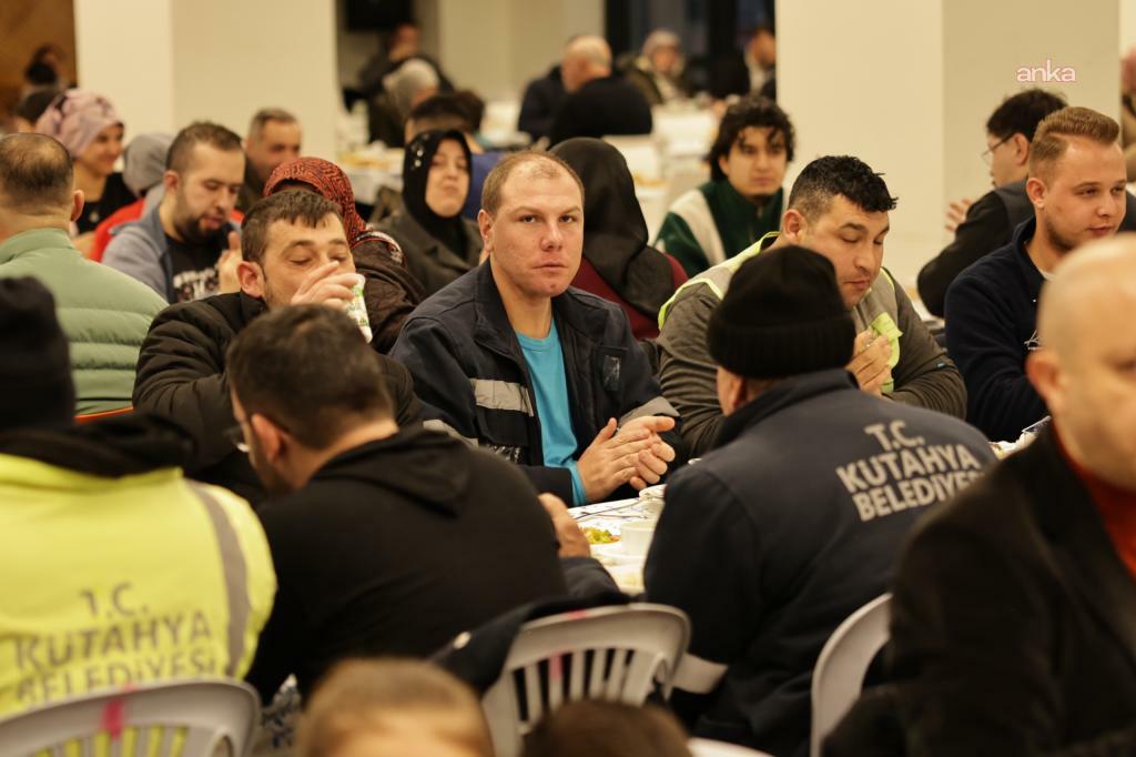 Kütahya Belediyesi personeli, düzenlenen iftar programında bir araya geldi