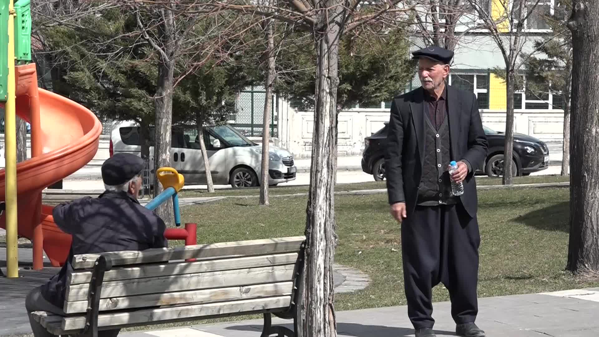 Emekli sendikalarından iktidara 'ikramiye' tepkisi: Ekonominin kötü yönetilmesinin bedelini kimse bize ödetmeye kalkmasın