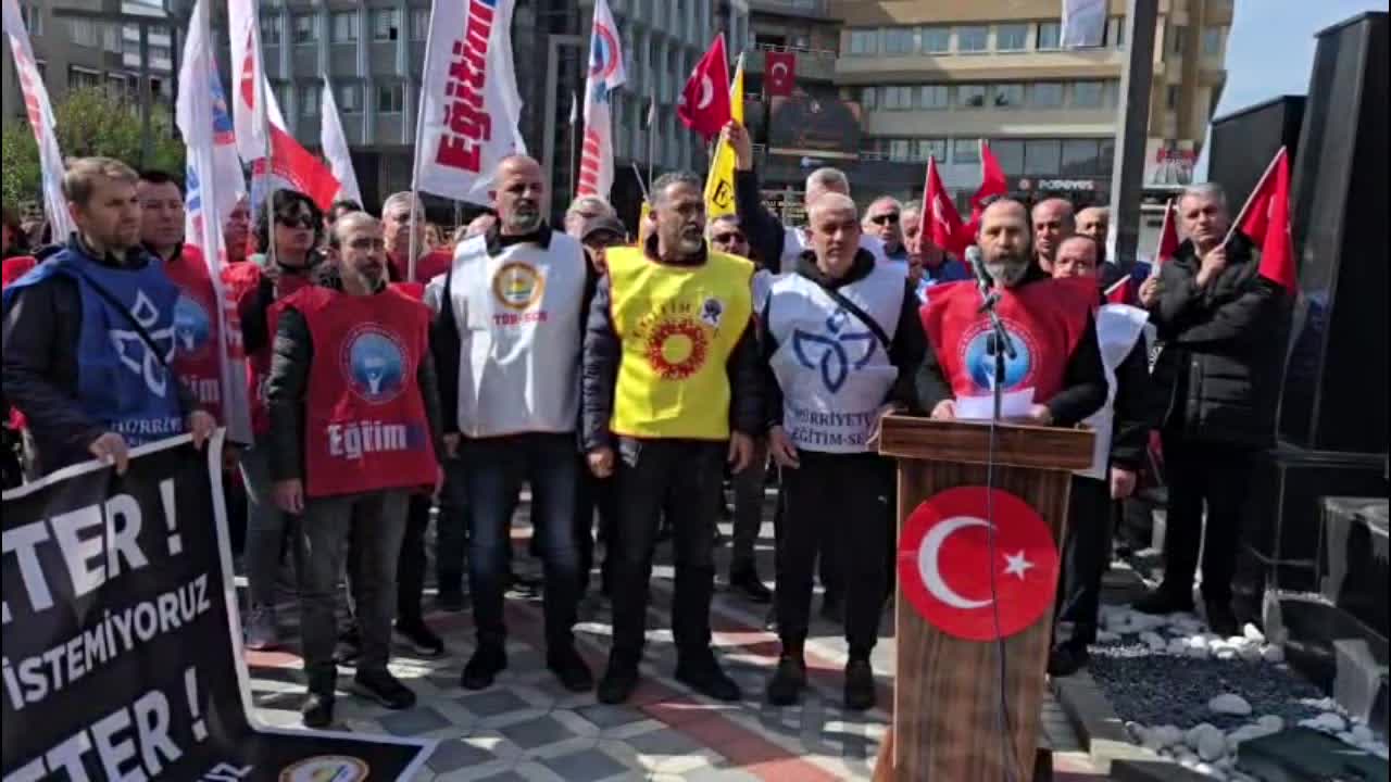 Fatma Nur Çelik’in öğrencisi tarafından öldürülmesi... Nazilli'de öğretmenlerden eylem: Okullardaki güvenlik açığının bedelini canımızla mı ödeyeceğiz?