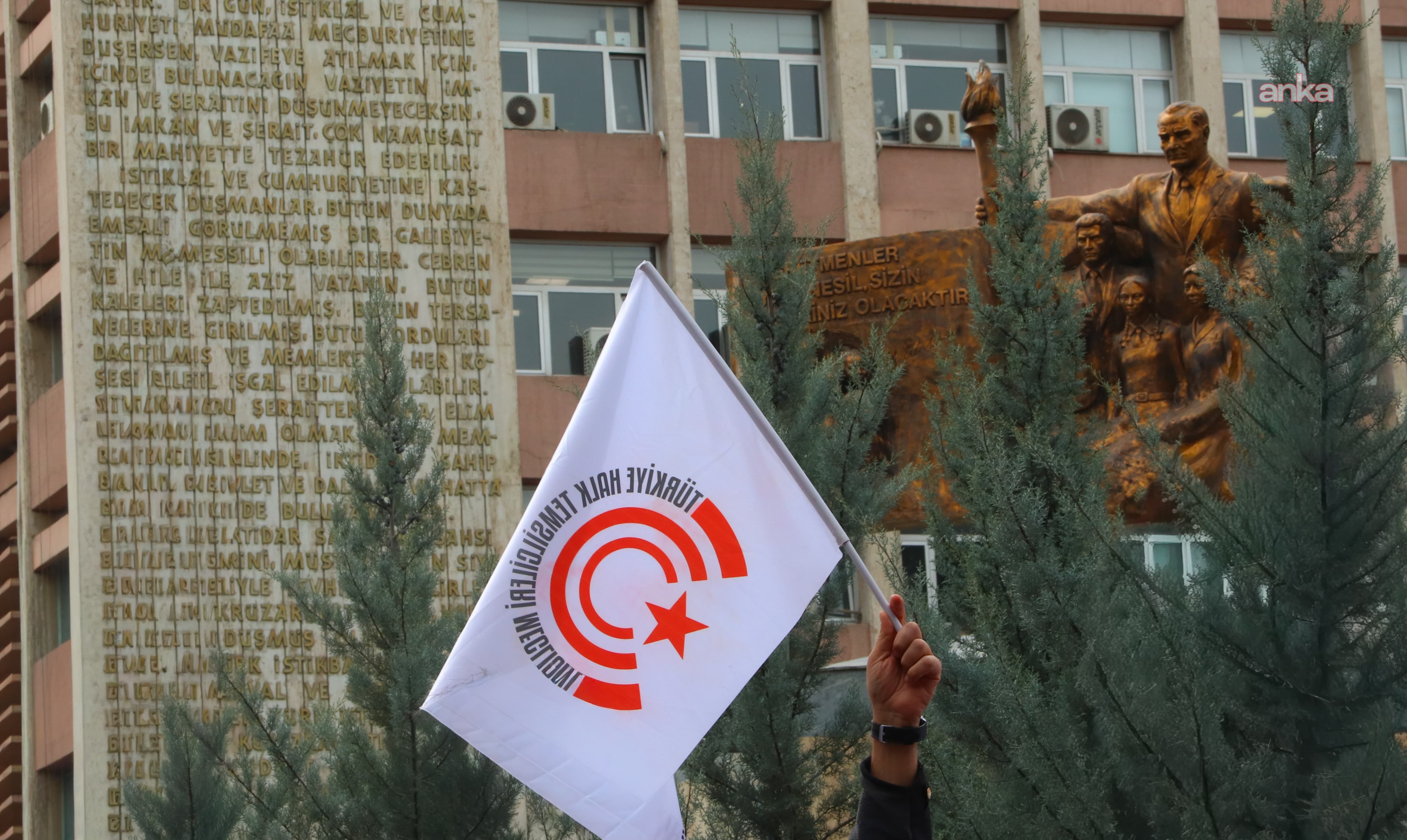 THTM'den MEB önünde eylem: "Kamusal alanın dinselleştirilmesi ve eğitimin piyasalaştırılması Cumhuriyet'in aydınlanmacı birikimini tasfiye etmiştir"