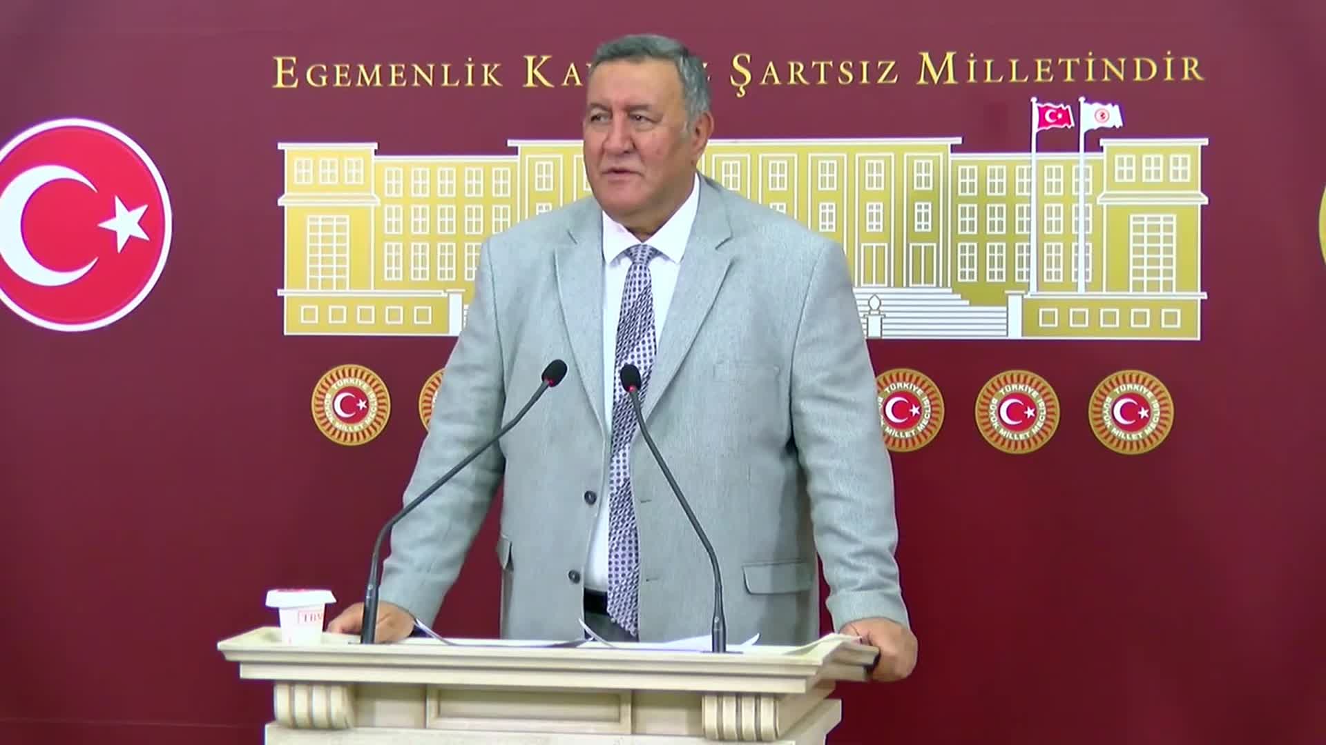 Ömer Fethi Gürer'den 'ikramiye' tepkisi: Yandaşa ya da ranta rahat davranılırken, emekliye geldi mi her konuda sınırlama öne çıkarılıyor"