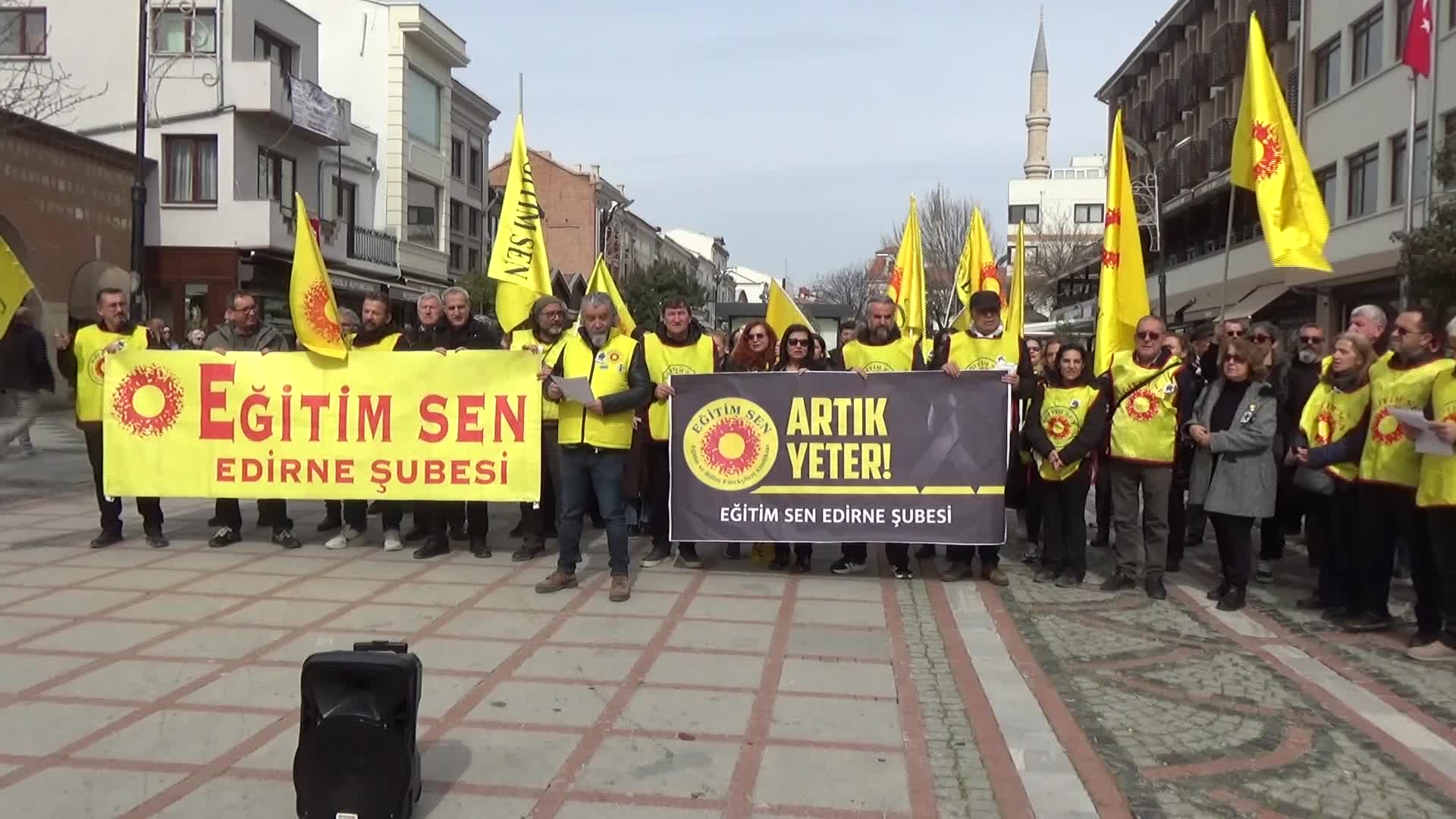 Fatma Nur Çelik'in öğrencisi tarafından öldürülmesi... Eğitim Sen üyelerinden Edirne'de protesto