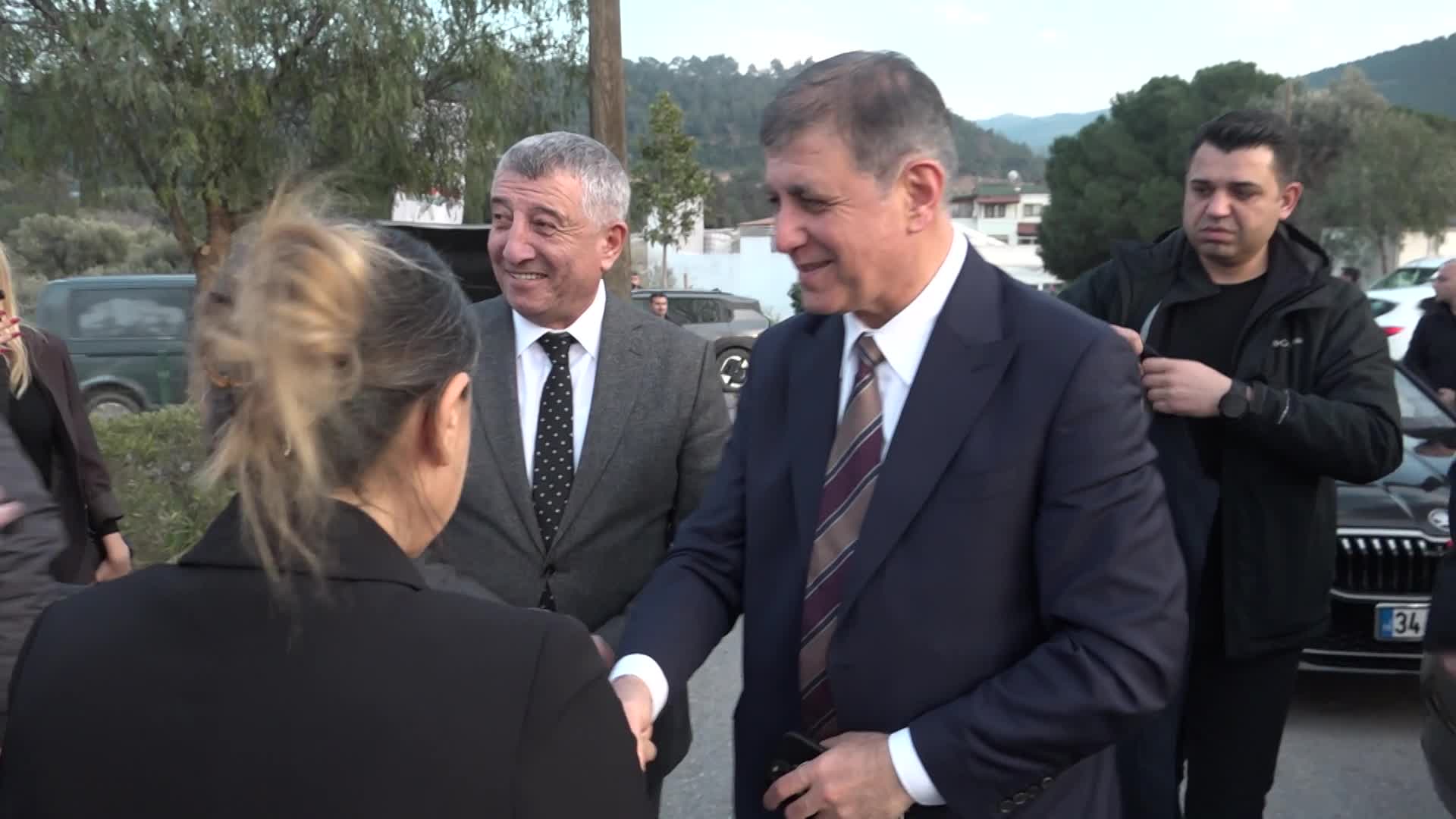 İzmir Büyükşehir Belediye Başkanı Tugay: “Zorlukları birlikte aşarız”