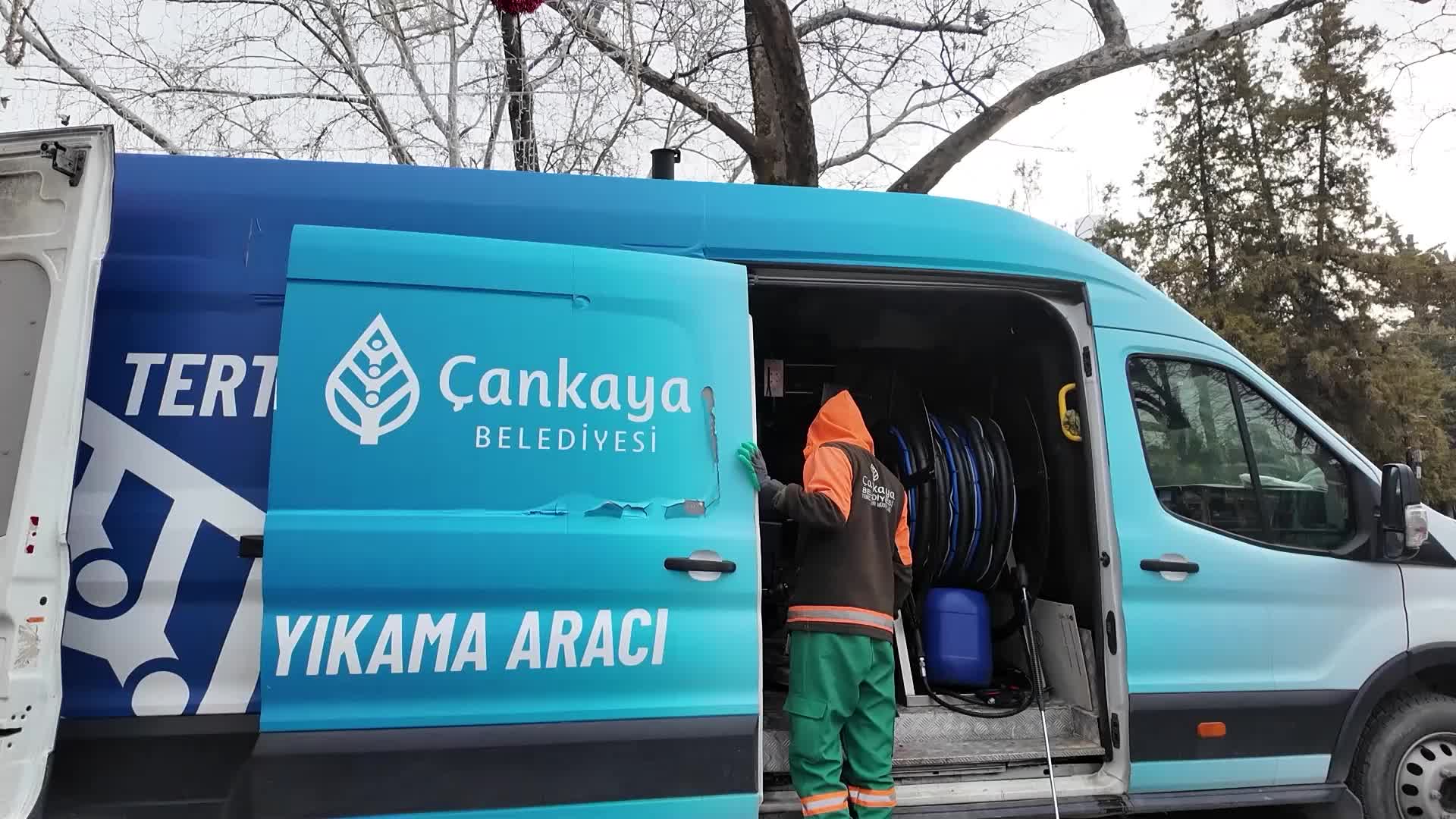 Çankaya Belediyesi'nden Kuğulupark'ta buharlı temizlik