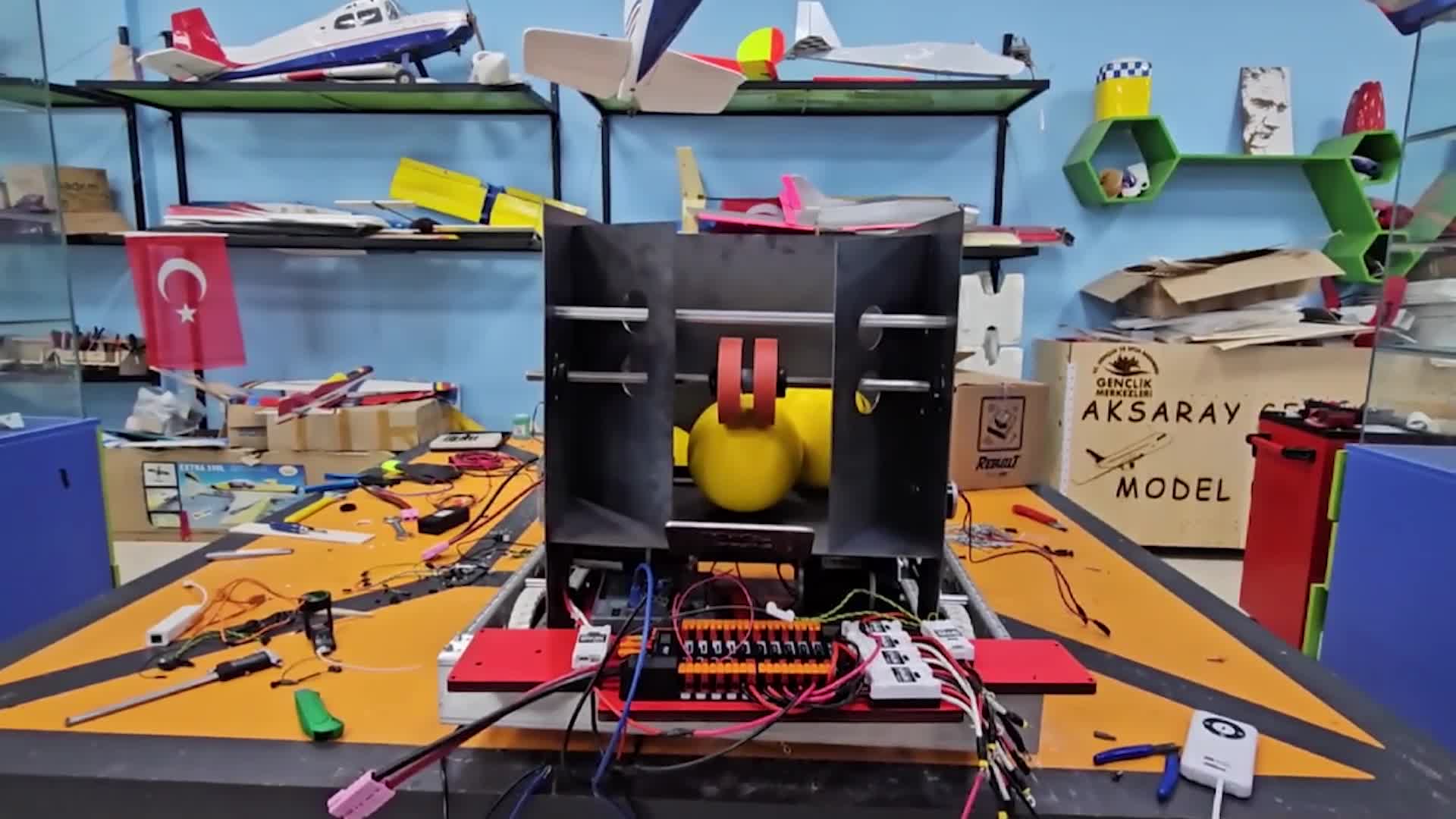Aksaray'da öğrencilerden oluşan Voltaria Robotics Takımı, İstanbul’daki "FIRST Robotics Competition 2026: REBUILT" yarışmasına katılacak